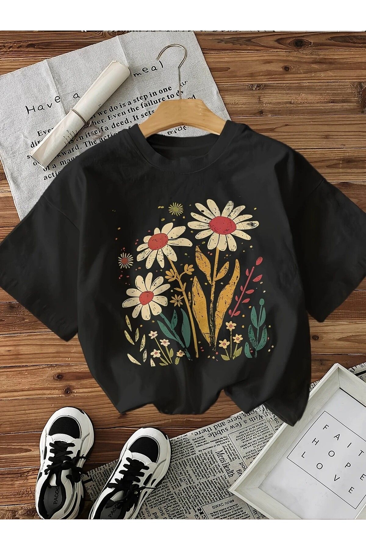 LEIVOR Retro Çiçek Tasarım Baskılı Kadın Pamuk T-shirt