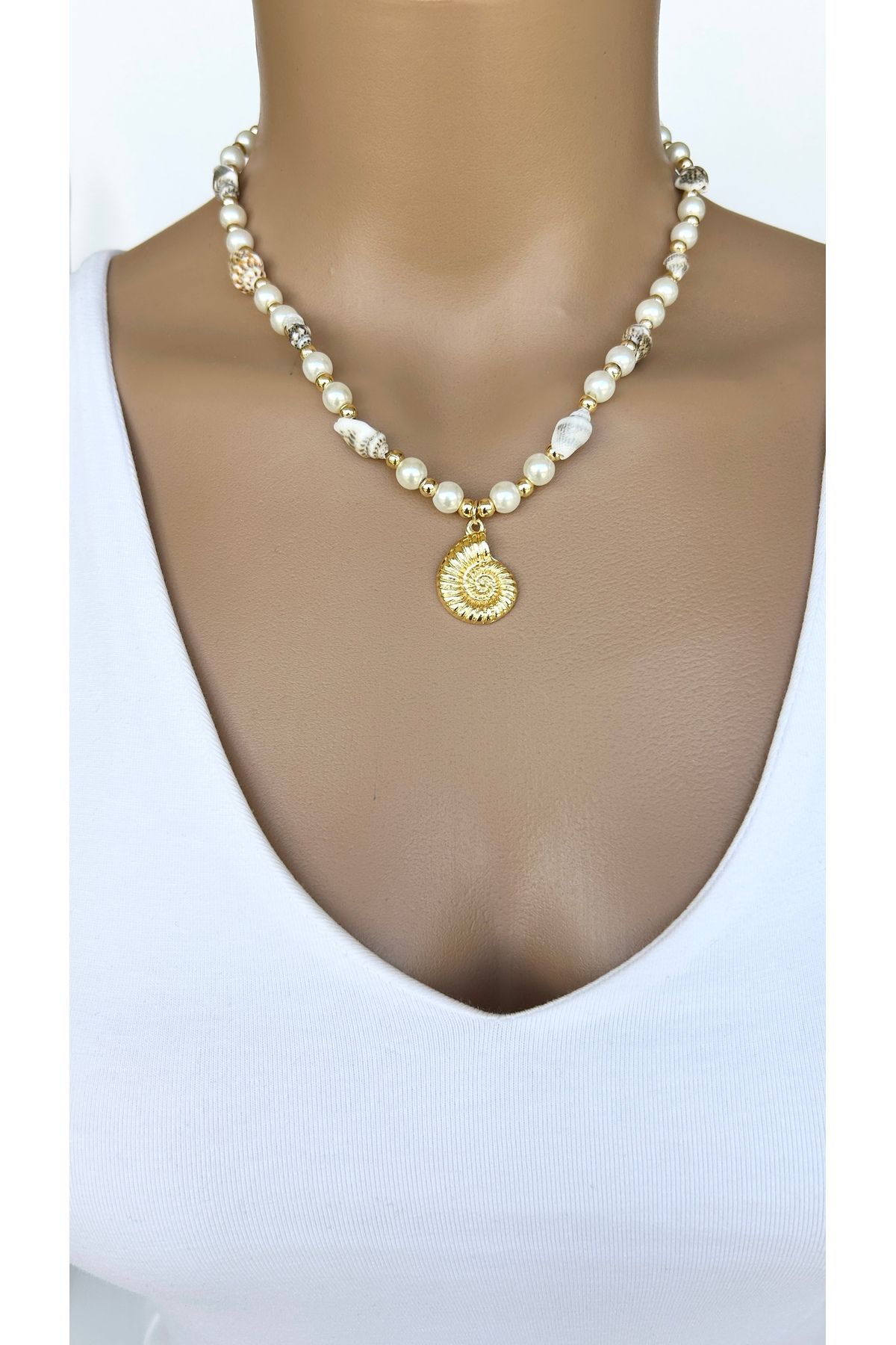 Alvora Accessories El Yapımı Deniz Kabukları İnci ve Boncuk Dizaynı Yazlık Kolye