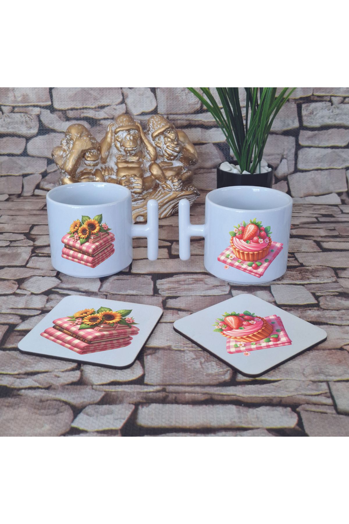 giftkonsept Yaz Pikniği Temalı Baskılı 4'lü Set Ahşap Bardak Altlığı ve Latte Fincanı T Kulplu Kupa Bardak