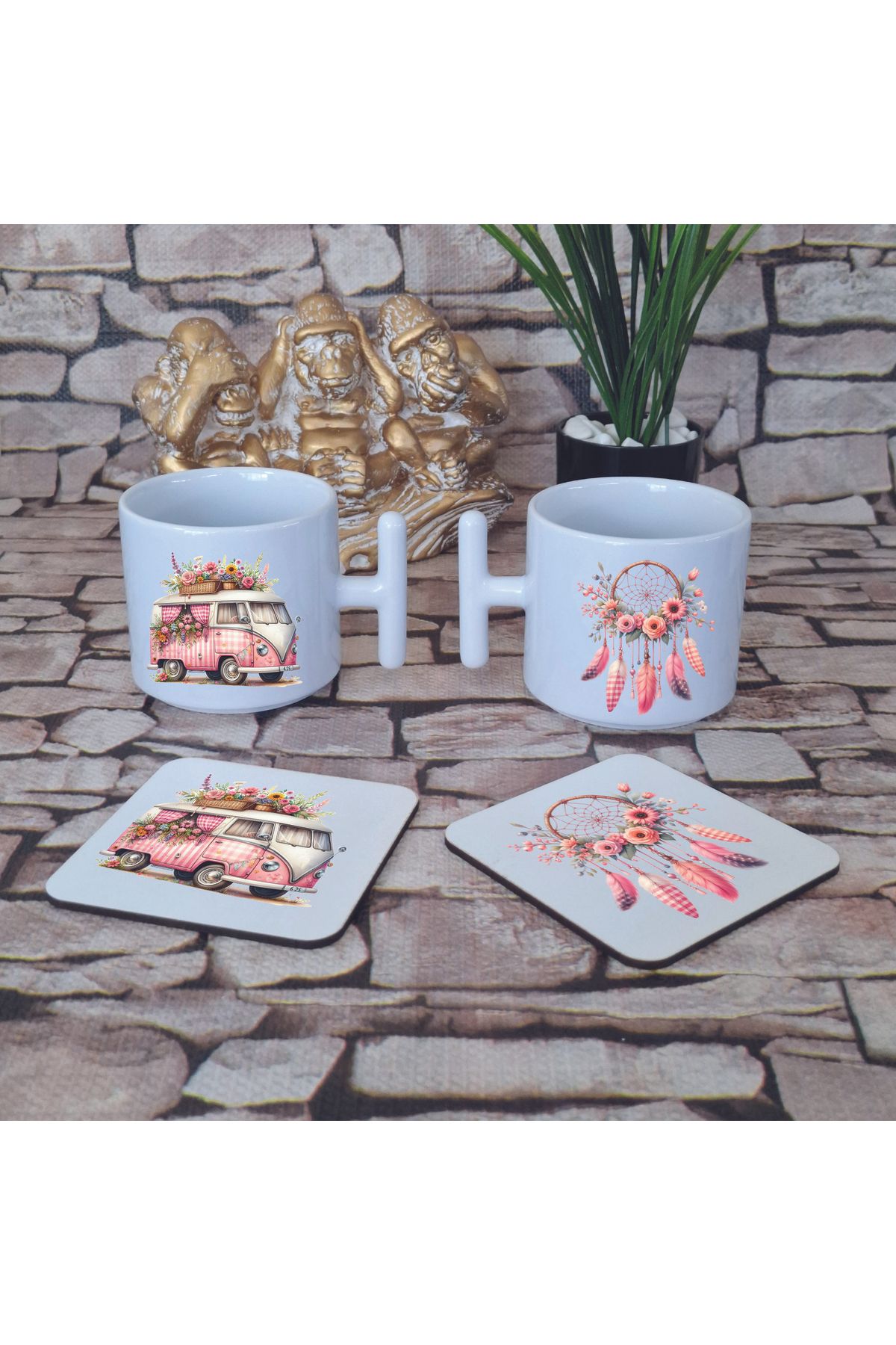 giftkonsept Bohem Minübüs Baskılı 4'lü Set Ahşap Bardak Altlığı ve Latte Fincanı T Kulplu Kupa Bardak
