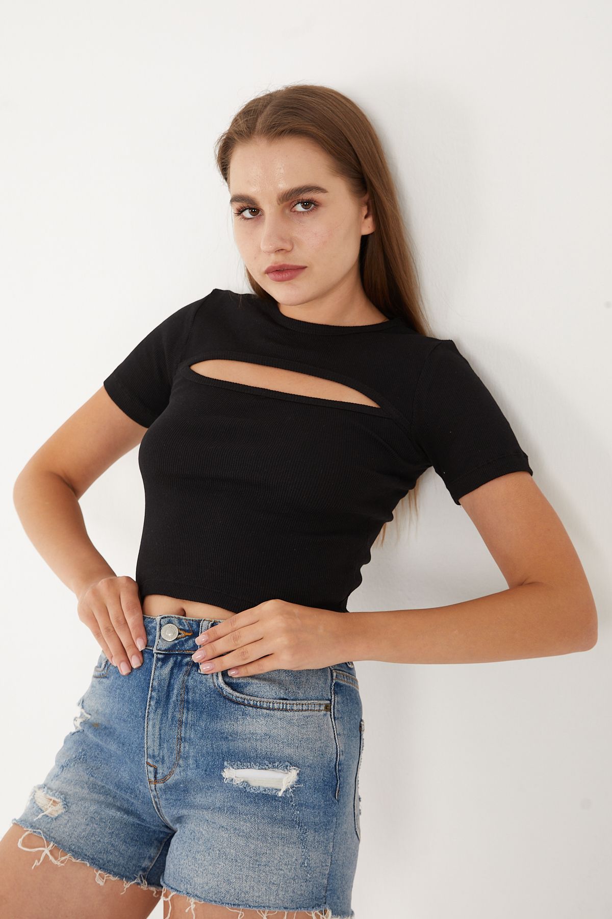Wearflawless Kadın Kısa Kollu Göğüs Dekolte Detaylı Pamuklu Fitilli Bluz Crop T- Shirt
