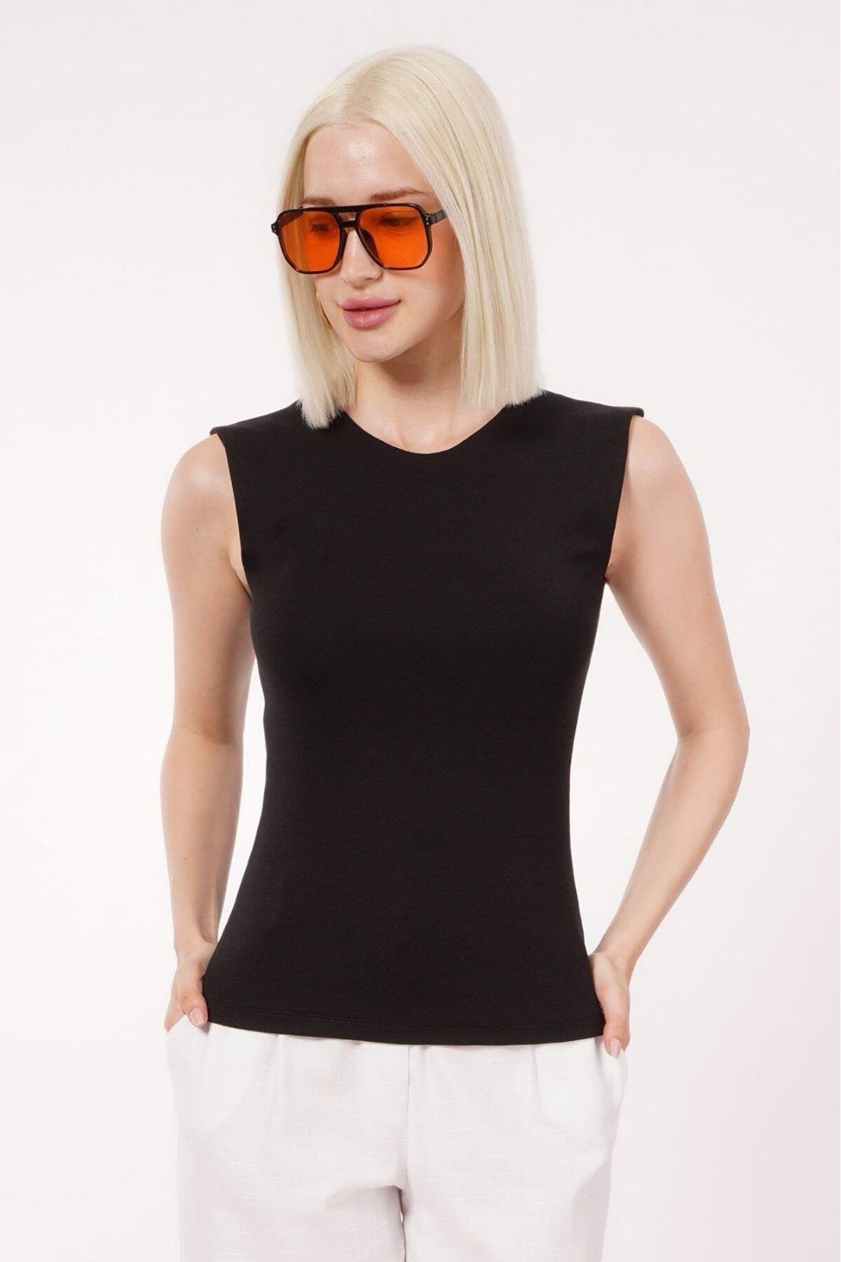 Seeh Siyah Kadın Basic Slim Fit T-Shirt SH250