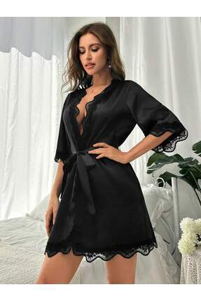 Jermo Kadın Ön ve kolları dantel detaylı sade ve şık düz renk kısa saten saba...