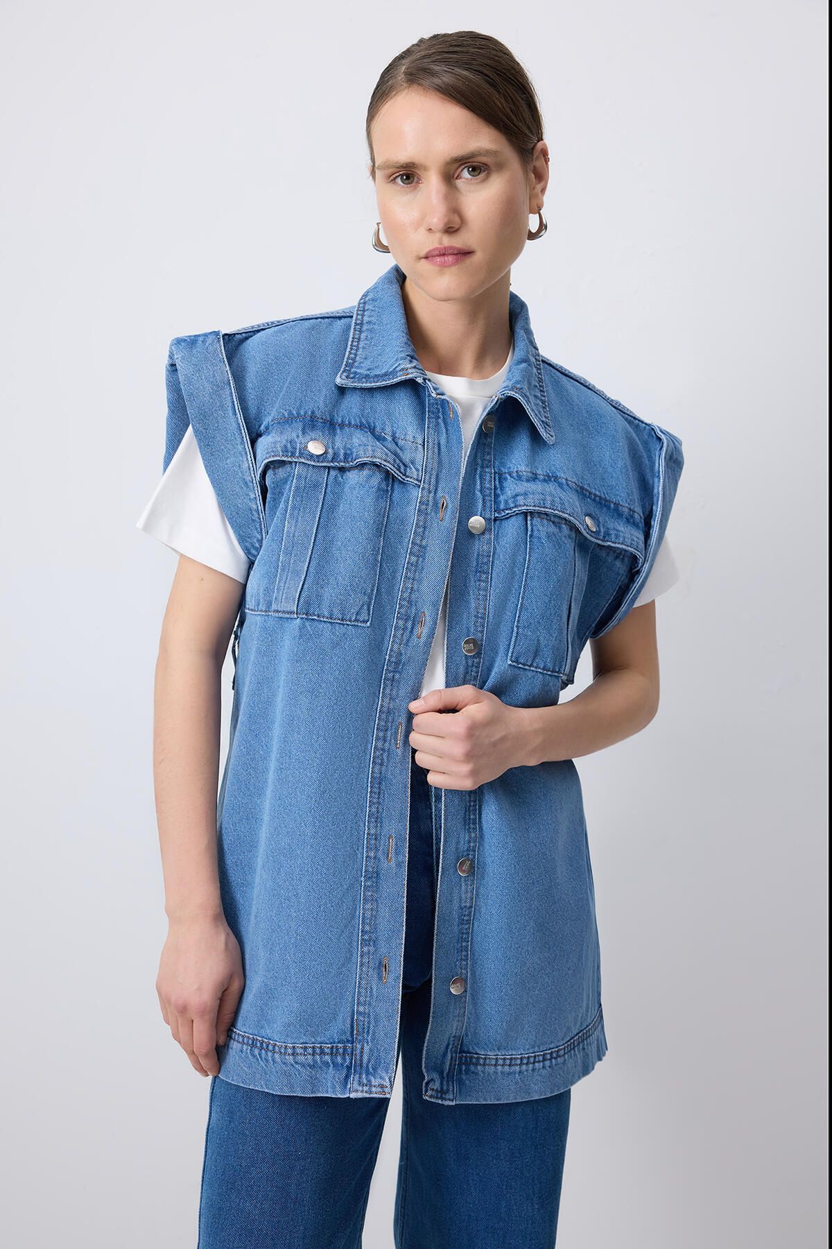 Touché Privé-VESTĂ DE DENIM CU DETALII BURUȚI PE CAMPĂ 2