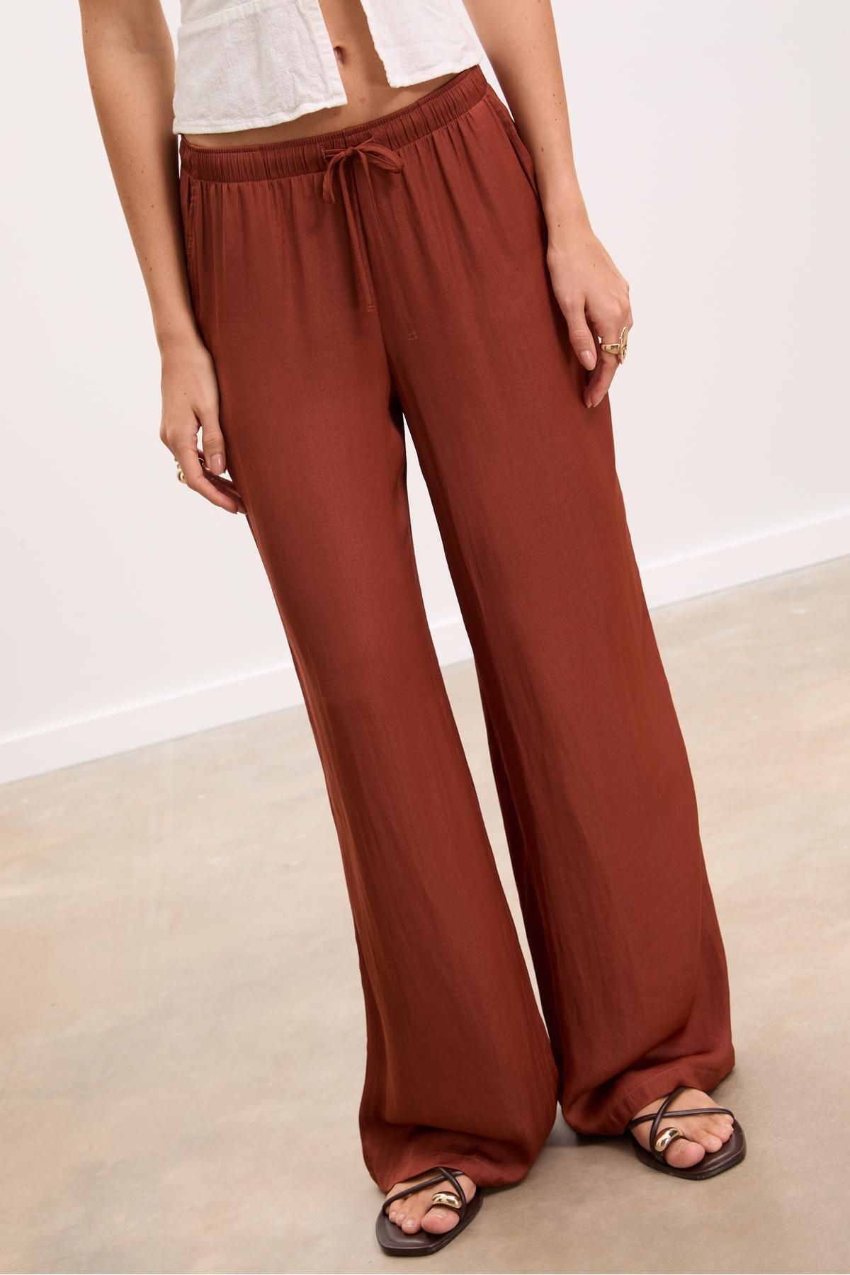 Stradivarius-Flowing satin trousers 3