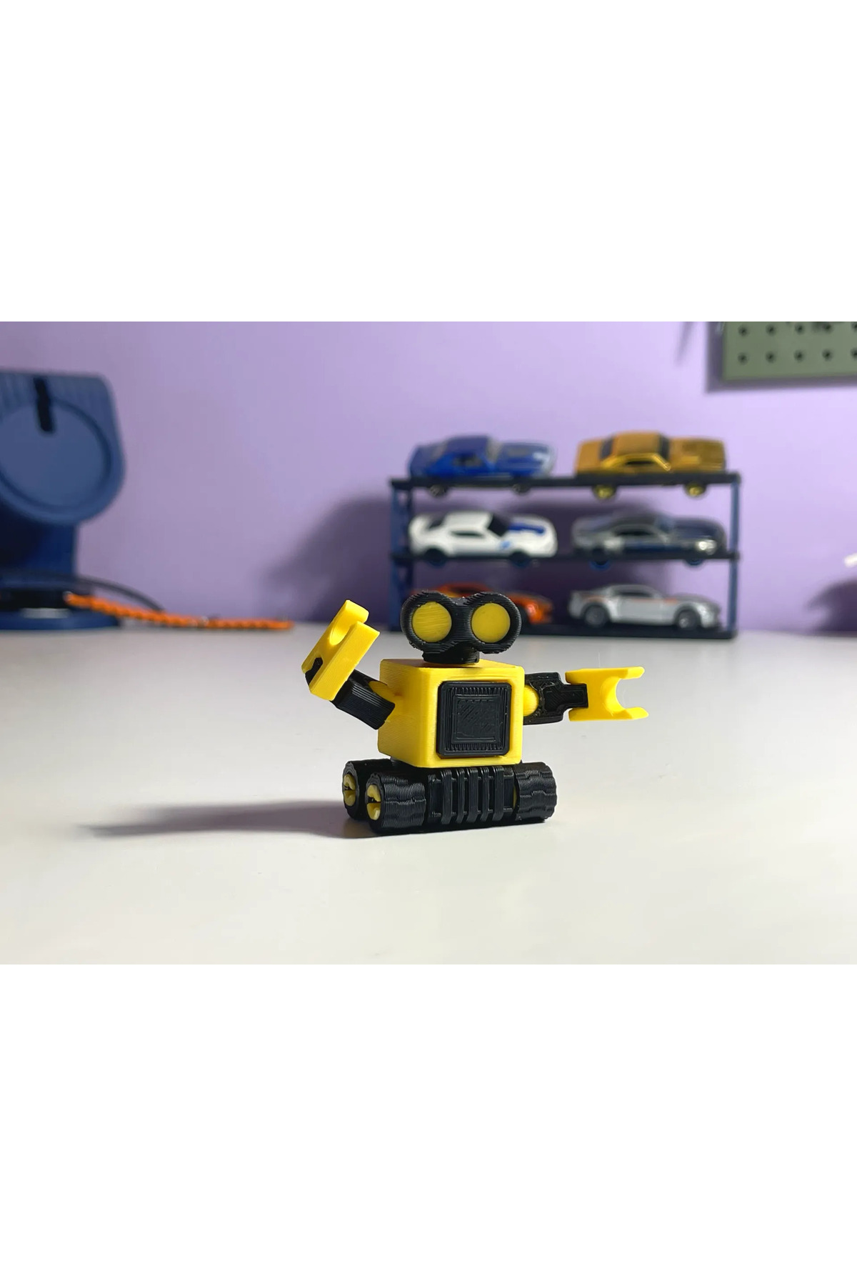 Beweglicher mechanischer Roboter 10 cm – mit Namen beschreibbare 3D-gedruckte Sammelfigur