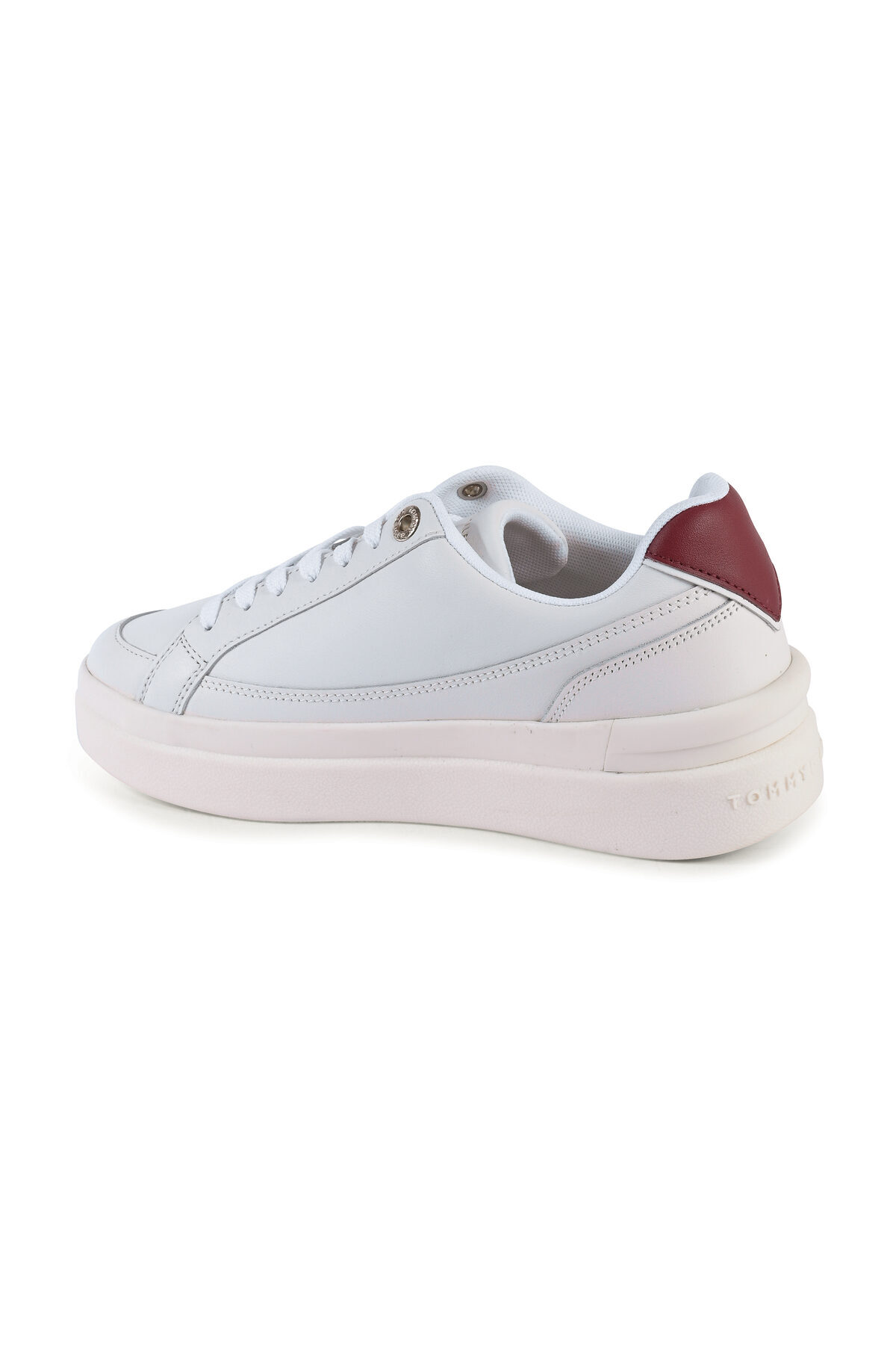 زیره تخت ضد لغزش و مناسب استفاده روزمره از لوگوی برند زنانه اسنیکر سفید FW0FW07568-YBH Tommy Hilfiger تامی هیلفیگر اورجینال - تصویر 3