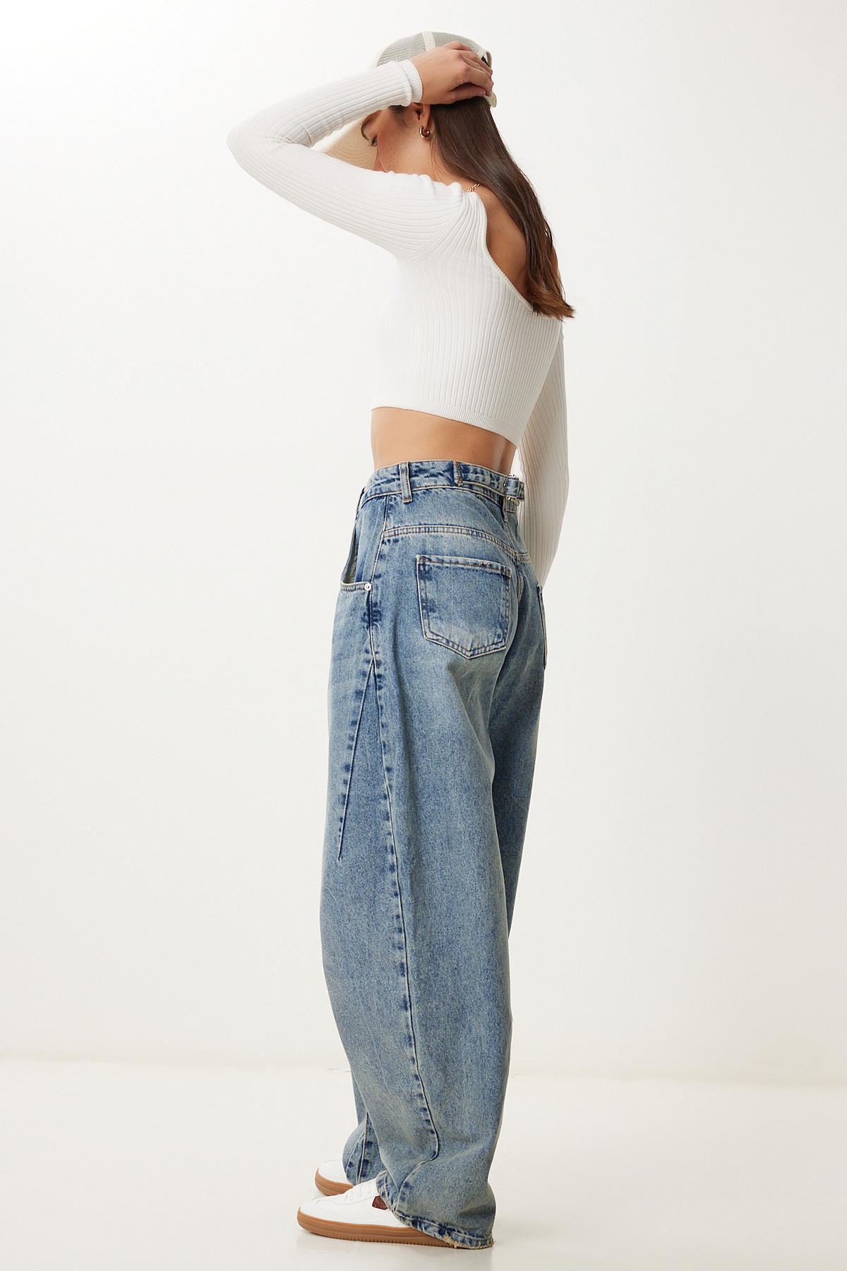 Kadın Orta Mavi Yıkamalı Baggy Denim Jean RG00080