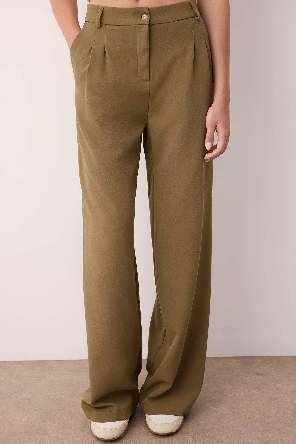 Trendyol Collection-Leichte Khaki-Hose mit weitem Bein und weitem Bein TWOAW25PL00109 Palazzo 3