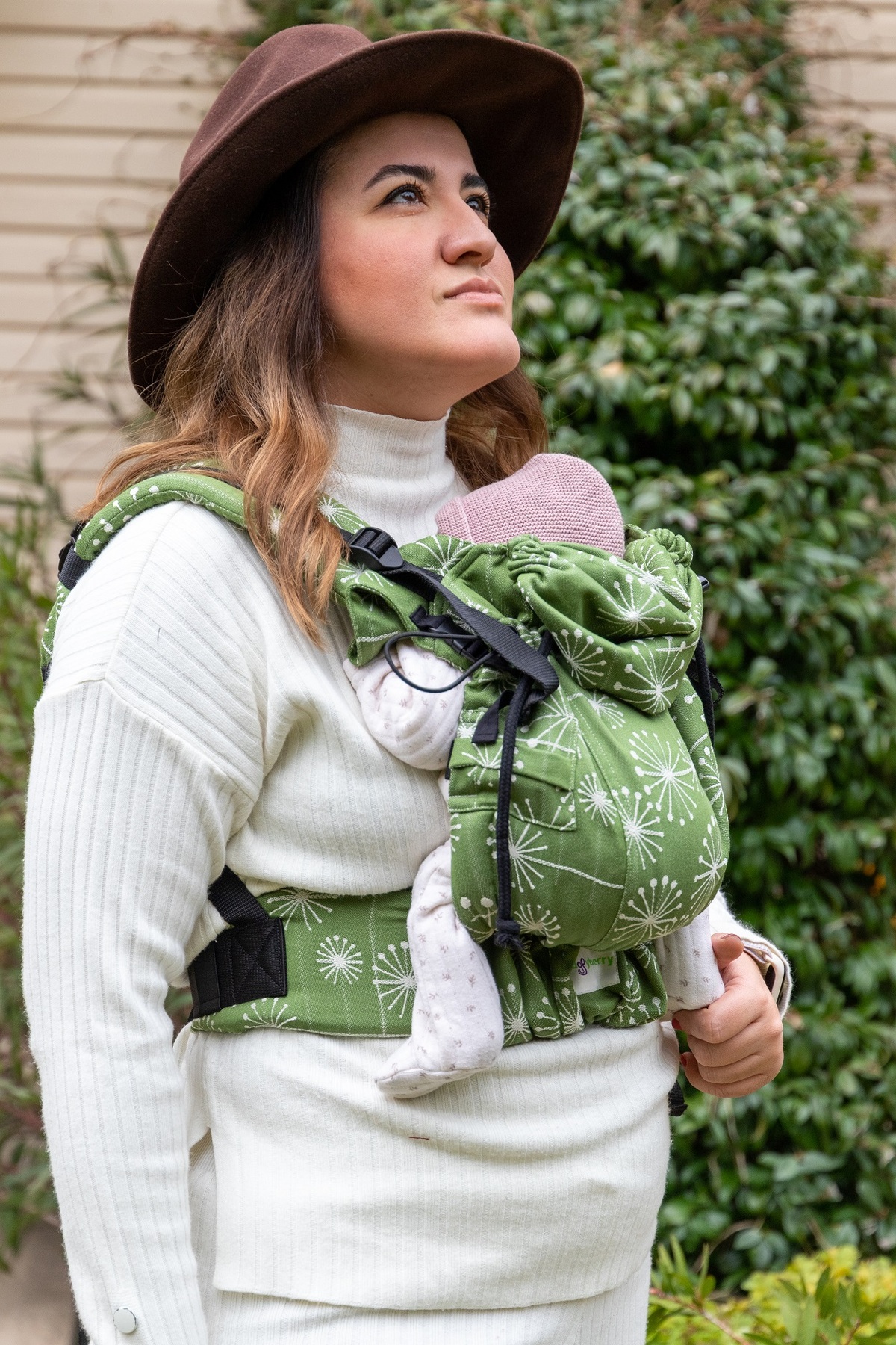 Huggyberry Softy Baby Carrier -dandelion Cedar fotoğrafı 4 (önizleme)