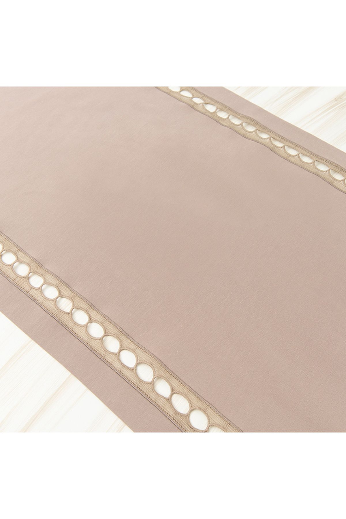 Gül Güler-Lace Table Band Pamina 4