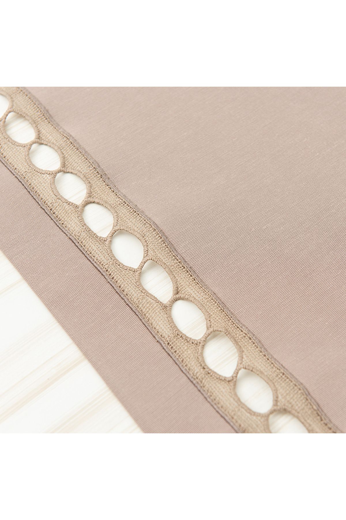 Gül Güler-Lace Table Band Pamina 3