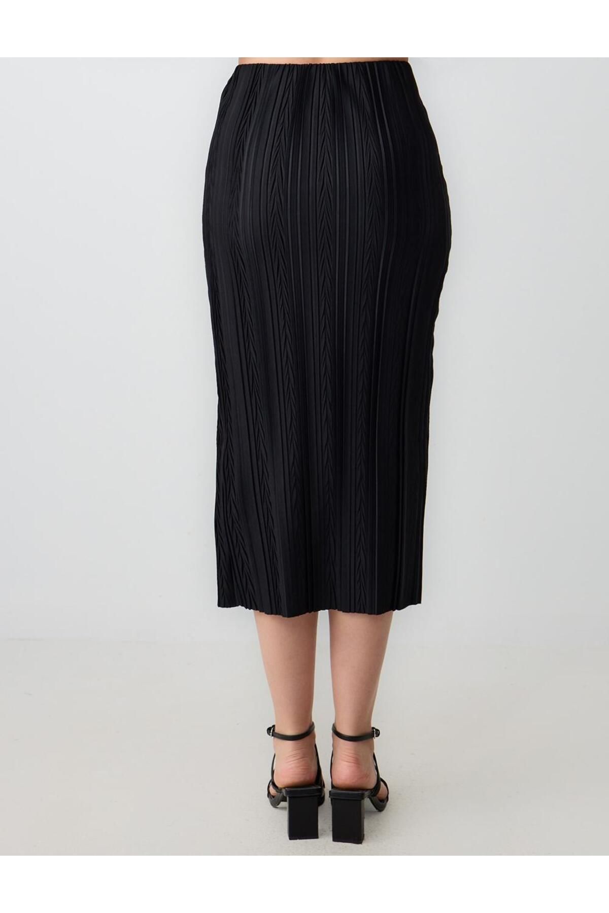 Jimmy Key-Black Straight Cut Regular Waist Pleated Knitted Midi Skirt 5