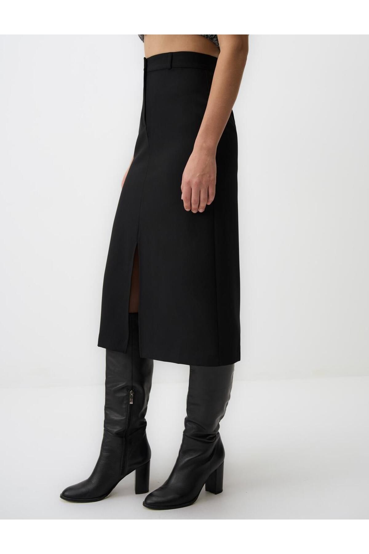 Jimmy Key-Black Slit Detailed Slim Fit High Waist Midi Skirt 4