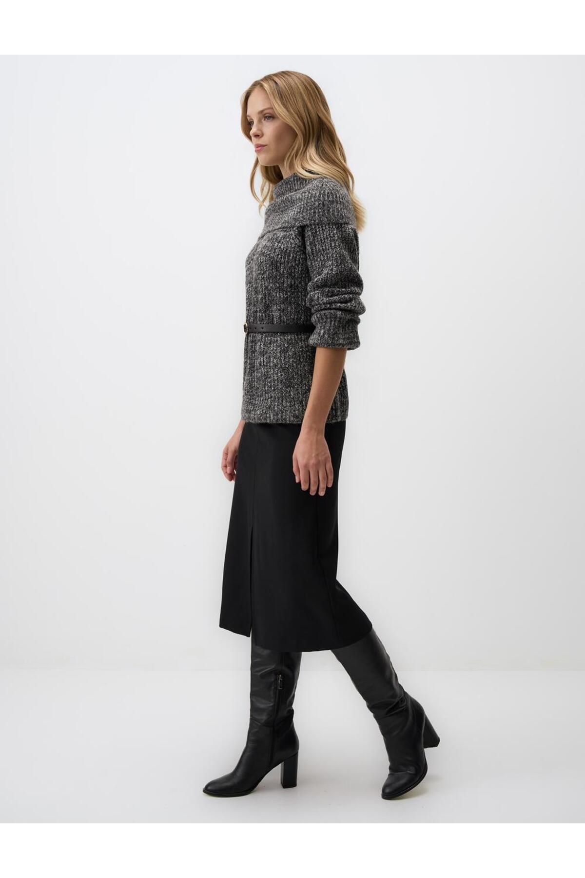 Jimmy Key-Black Slit Detailed Slim Fit High Waist Midi Skirt 3