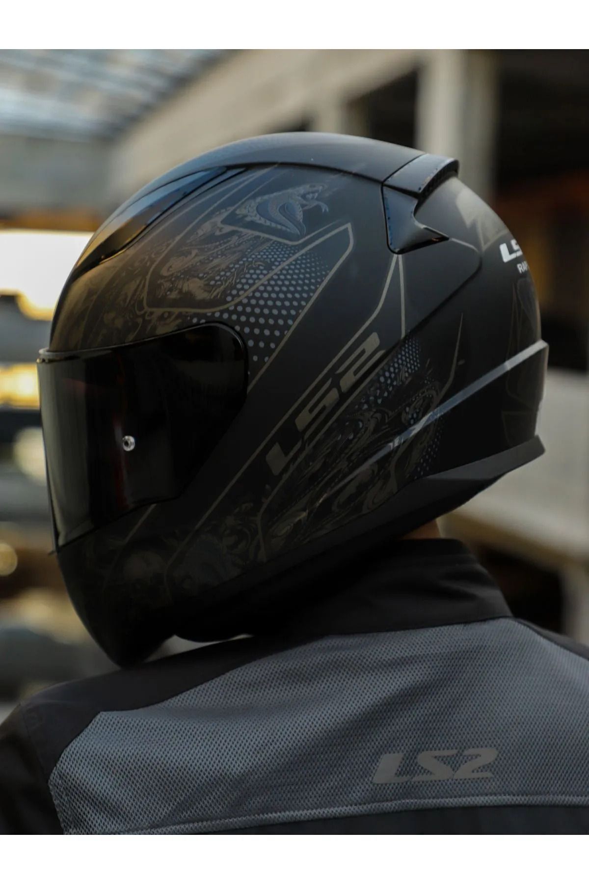 LS2-Rapid 2 Crypt - Closed Black Matte Helmet 4