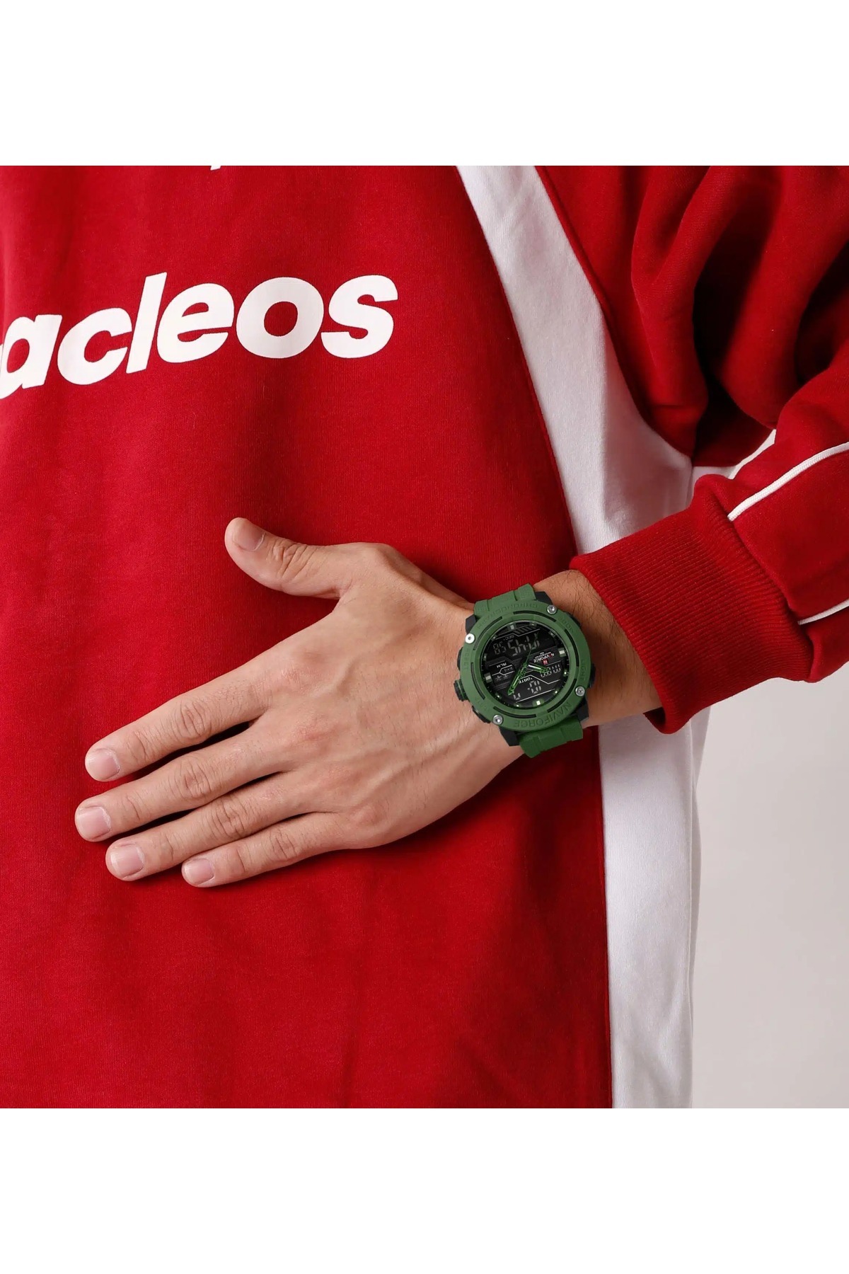 Naviforce-dual-display watch with both analog and digital timekeeping, designed for sports and military 6