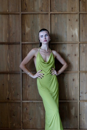 BY SE'MAS WEAR Degaje Yaka Sırtı Açık Maxi Elbise