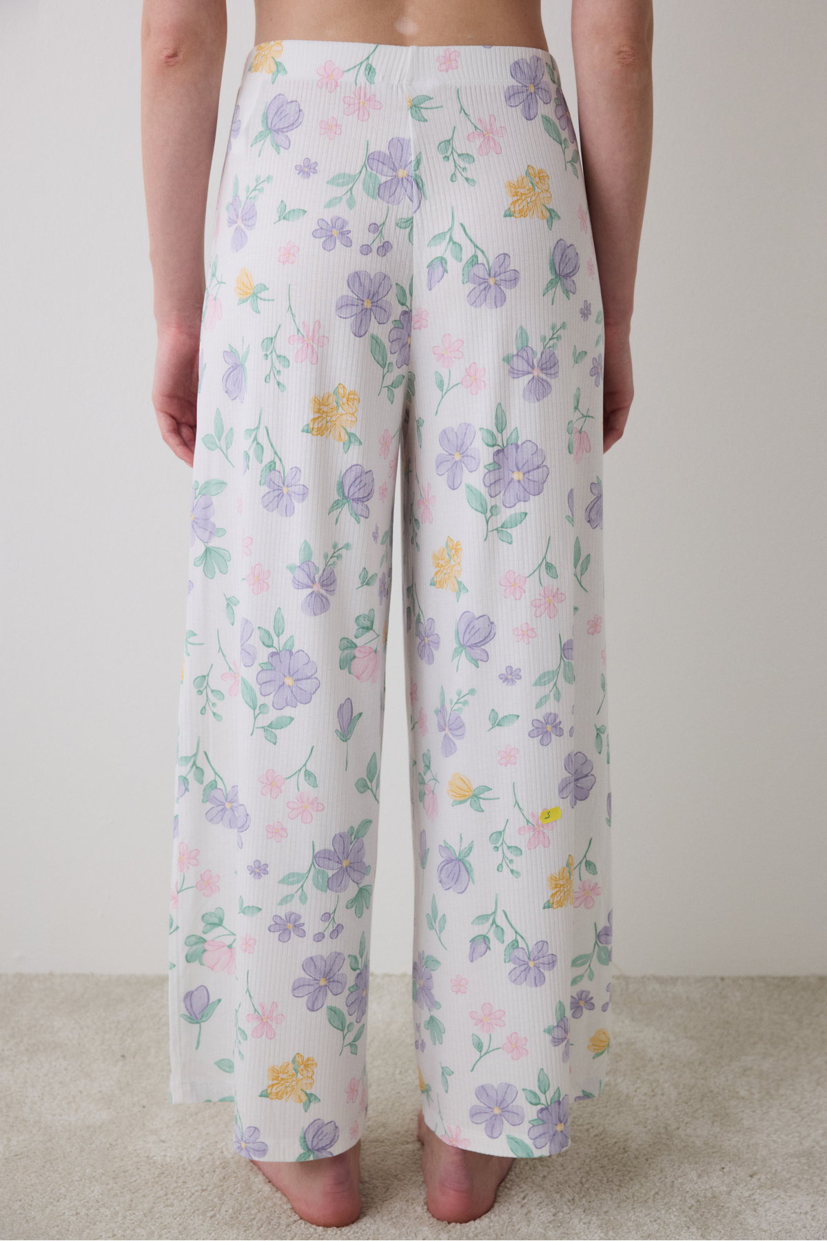 Penti-Mehrfarbiges Pyjama-Set mit bedruckten Hosen von Love More 2