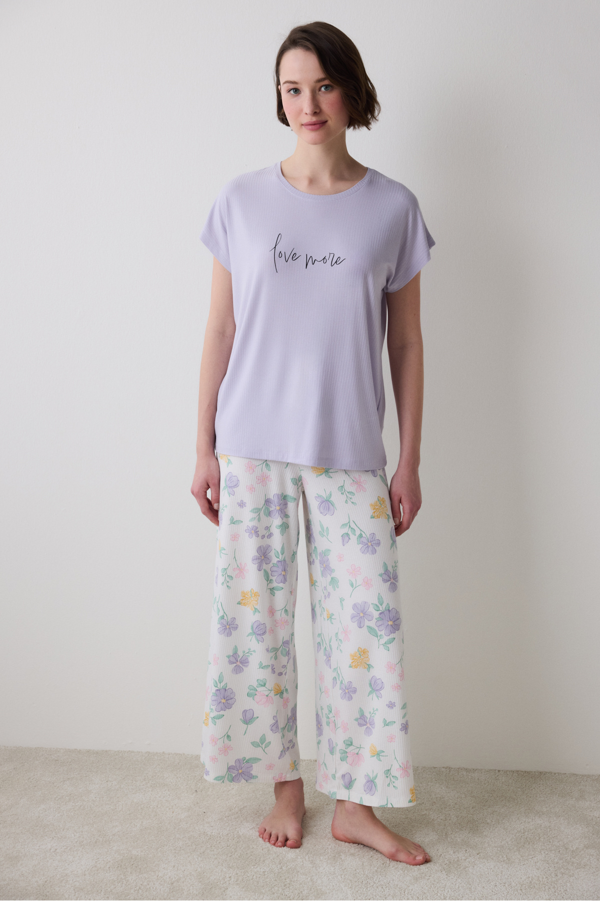 Penti-Mehrfarbiges Pyjama-Set mit bedruckten Hosen von Love More 3