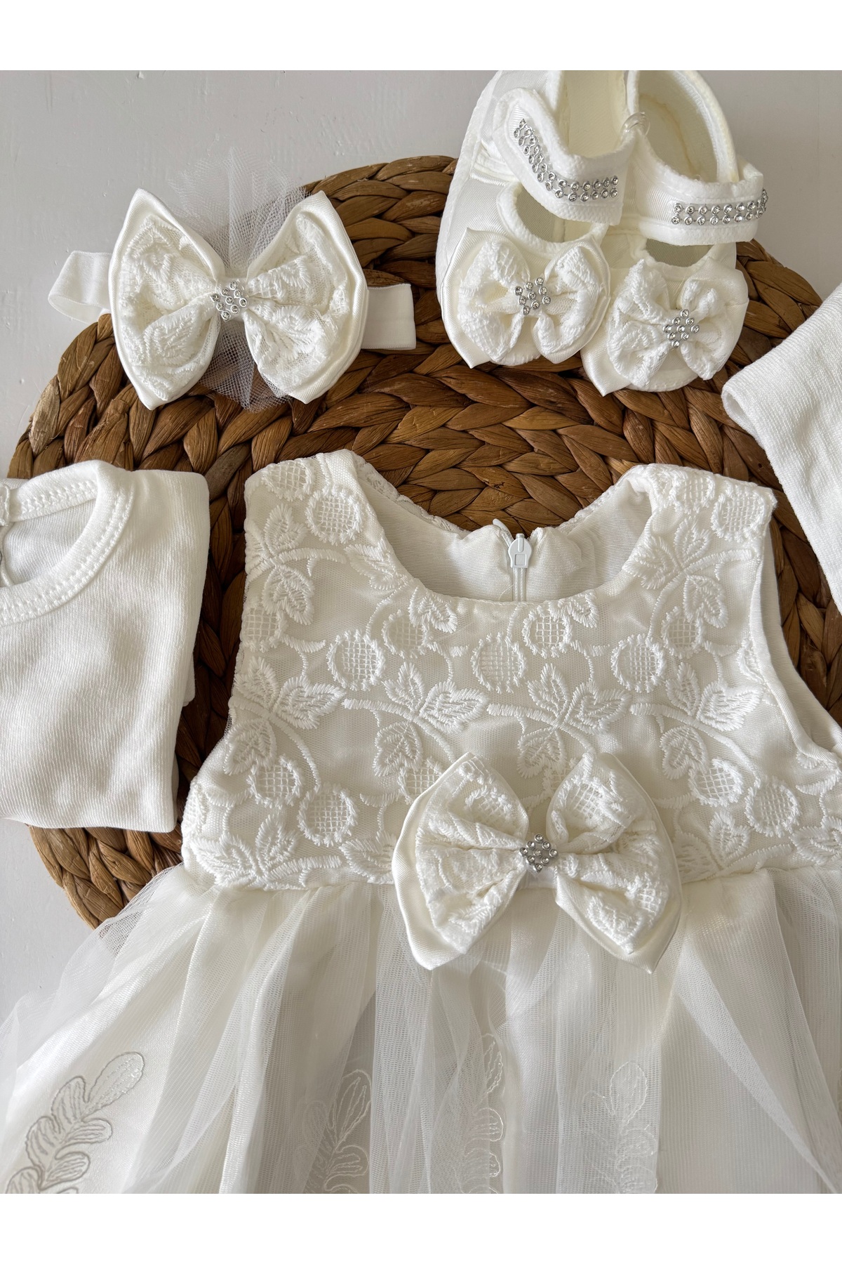PİLEKİ BABY 0 4 Ay Kız Bebek Mevlüt Elbisesi ,lüks Mevlütlük Dantelli Gelinlik Elbise fotoğrafı 3 (önizleme)