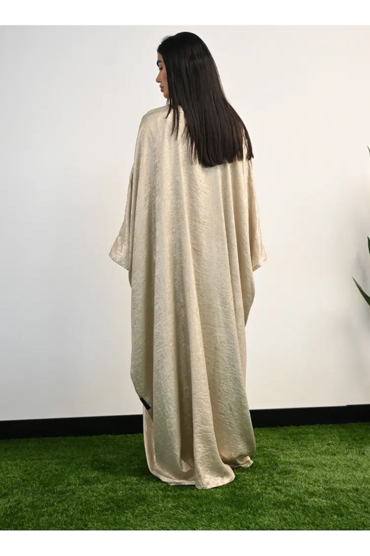 Jameela-Grey Shiny Kaftan Open Abaya 3