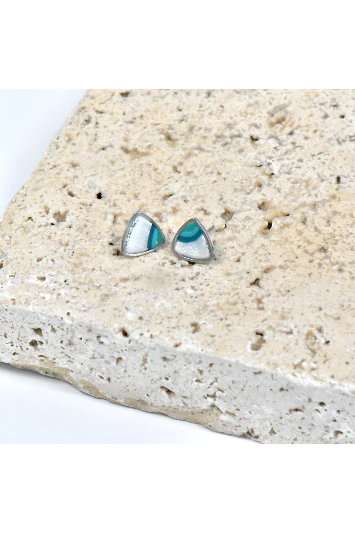 NARRU-Handmade NARRU earrings, stylized triangle, turquoise, white and silver, Vasia 3