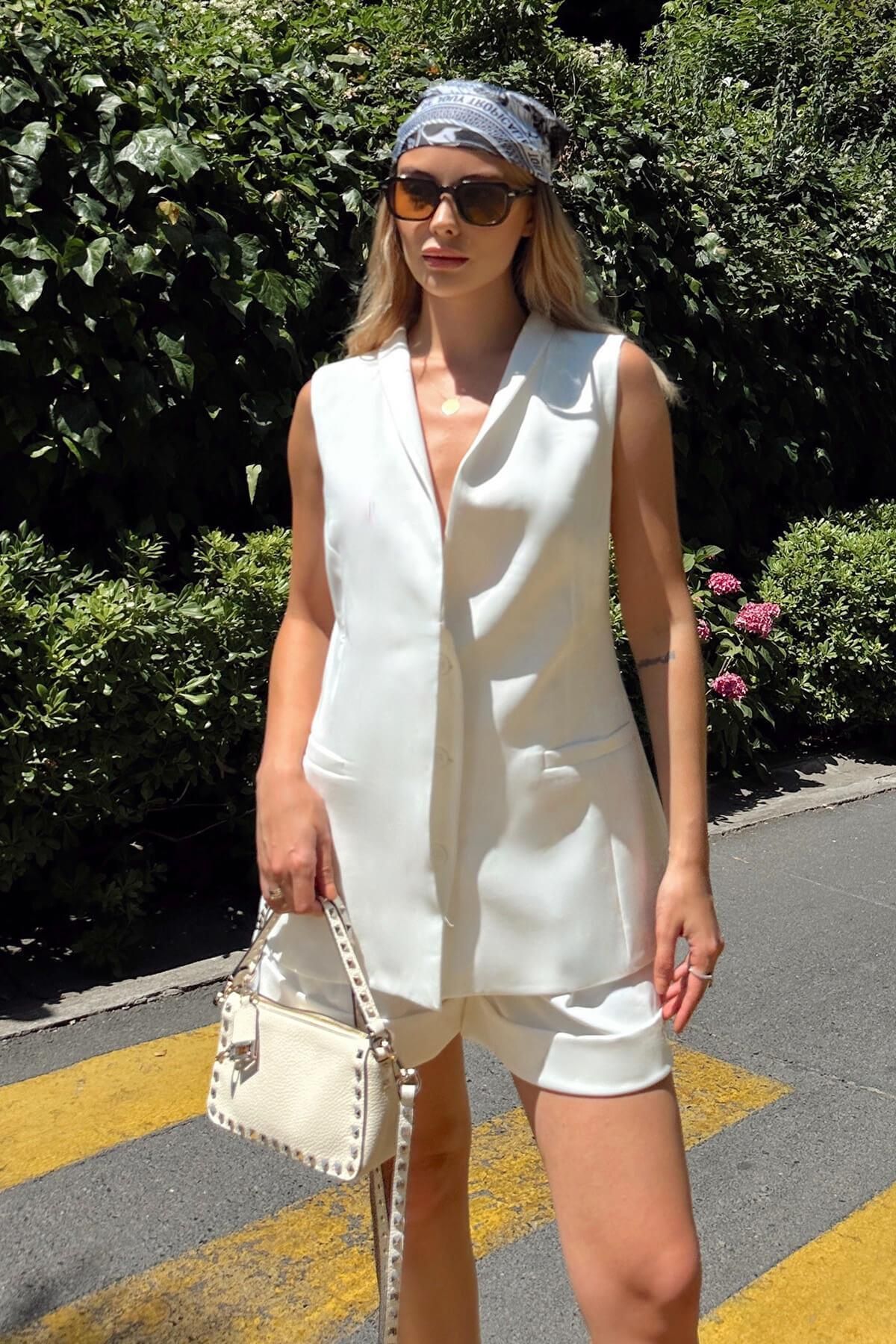Swist-White Buttoned Vest-Shorts Woven Women's Bottom Top Set 2