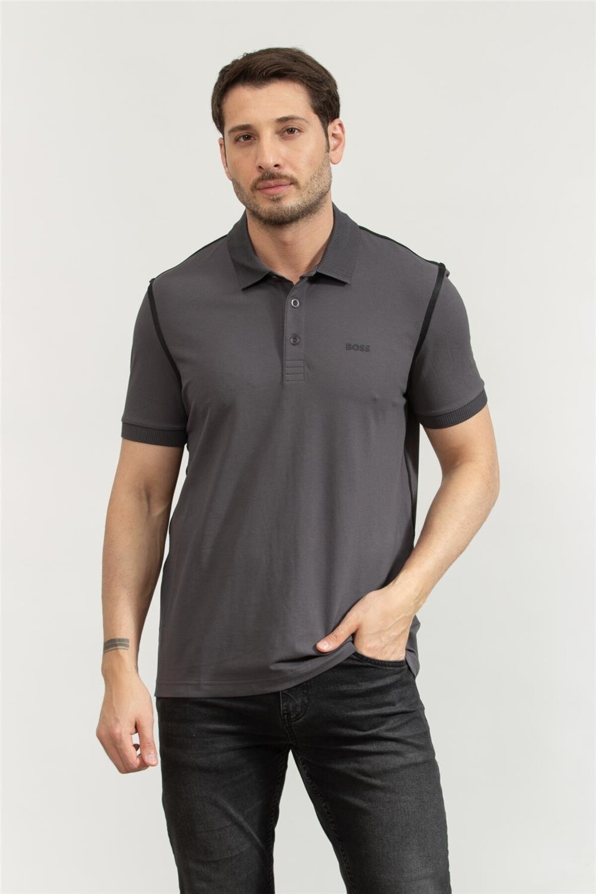 باس تی‌شرت یقه‌دار مردانه