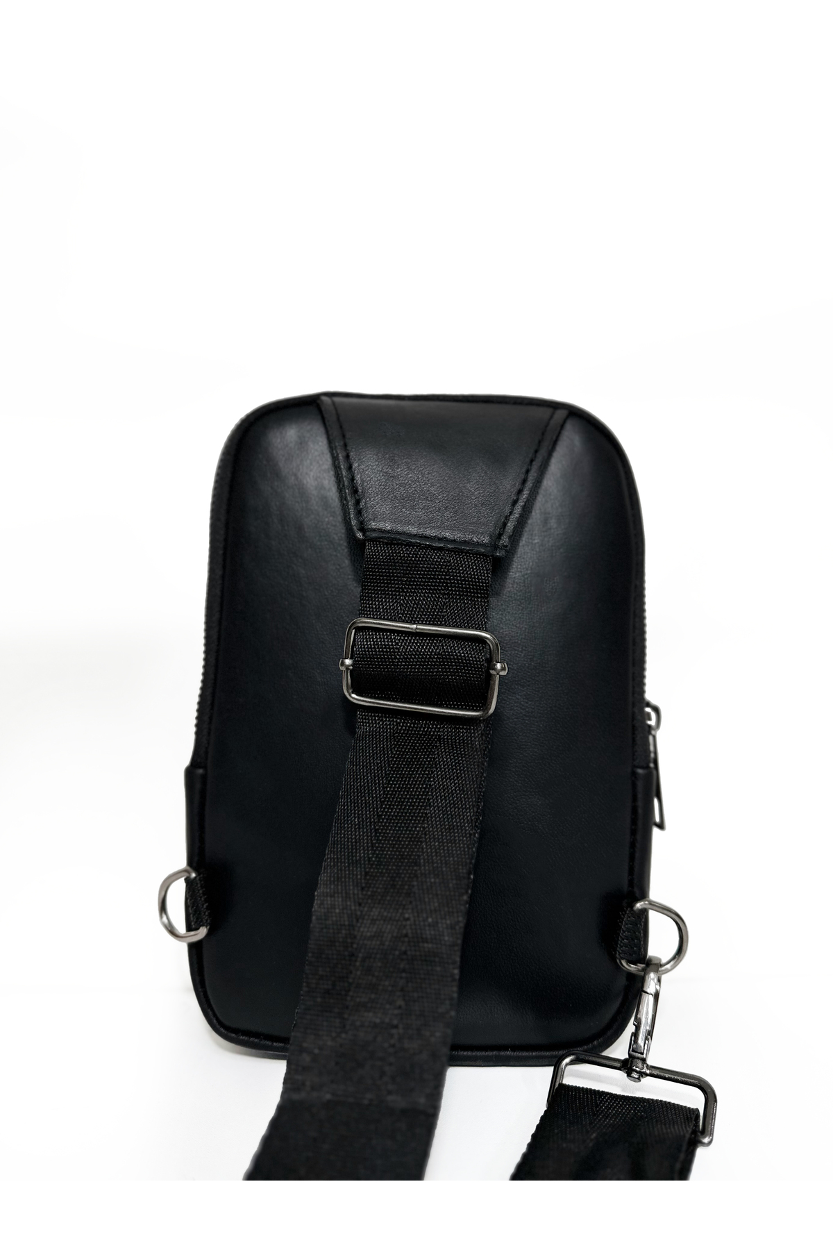 westbag Siyah Hakiki Deri Telefon Bölmeli & Kulaklık Çıkışlı Çapraz Omuz Çantası Bodybag görsel 3