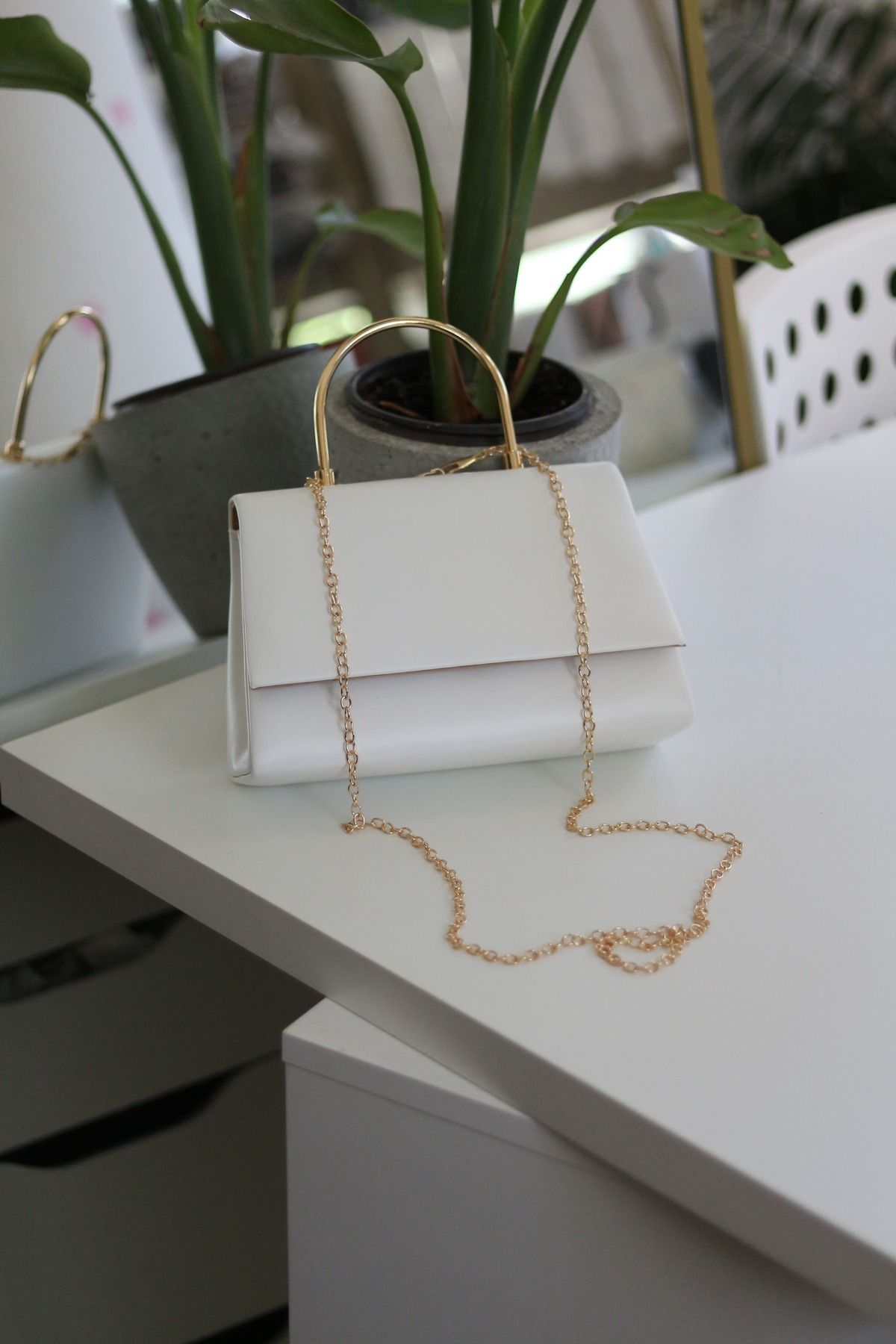 Moom Bag-Women's White Leather Metal Handle Detailed Hand & Shoulder Bag 3