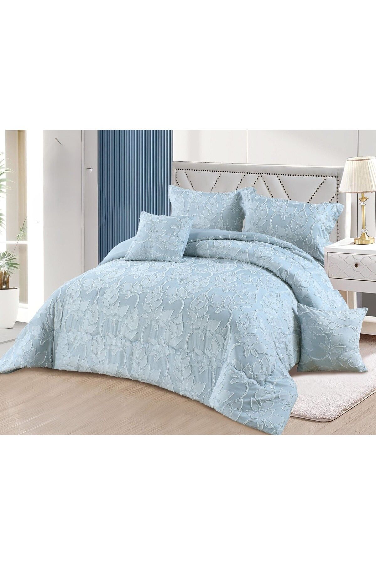 Moon-Luxury 6-piece royal double bed sheet with a pattern to add beauty and elegance to your room. Quilt size 250x230 cm. 1