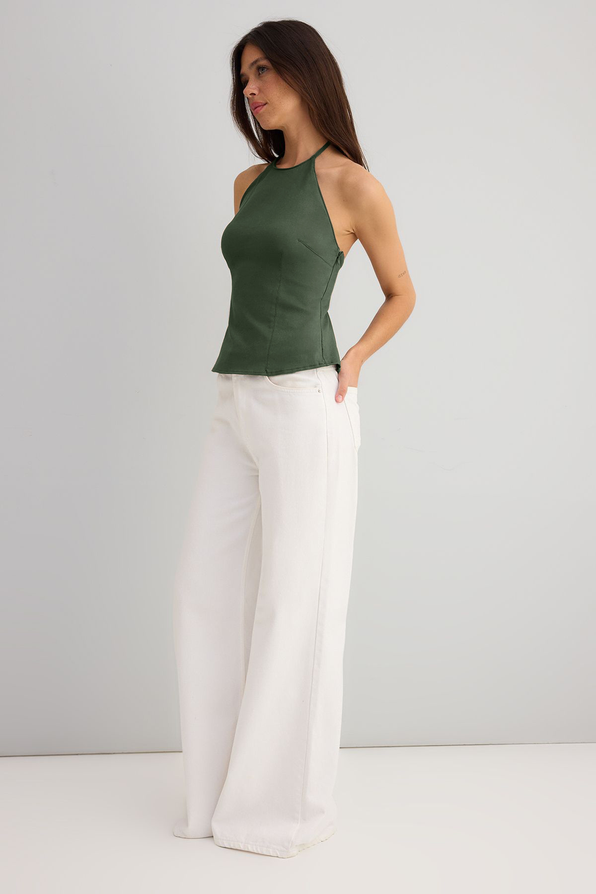 Trendyolmilla  Haki Pamuklu İnce Gabardin Halter Yaka Dokuma Bluz TWOSS25BZ00536