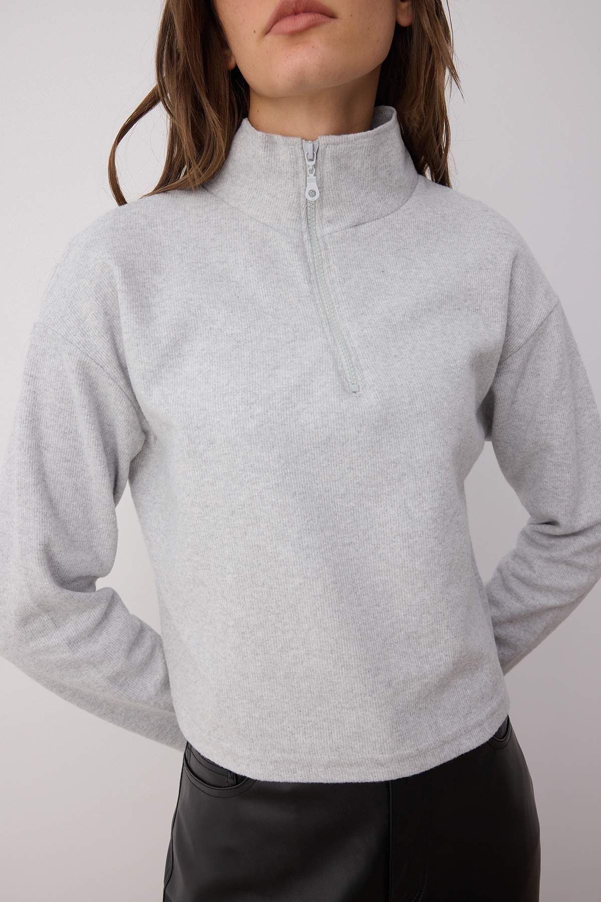 Trendyol Collection-Šedá Thessaloniki/Knitwear Look Límec na zip Regular/Regular Fit Pletená mikina TWOAW22SW0732 3