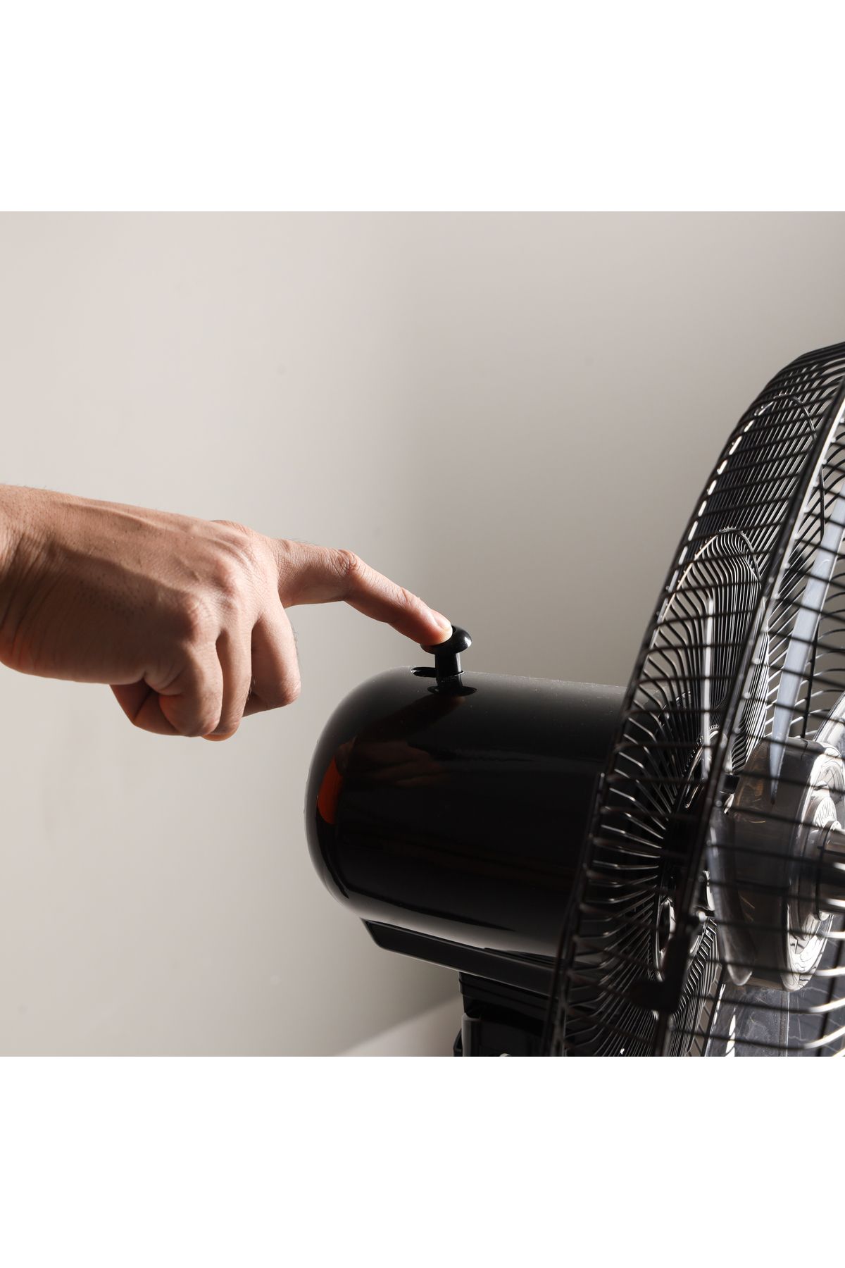 KRYPTON-16" Pedestal Fan – 3-speed, 5-blade Design, 60w Motor, 60-min Timer, Anti-rust Body 4