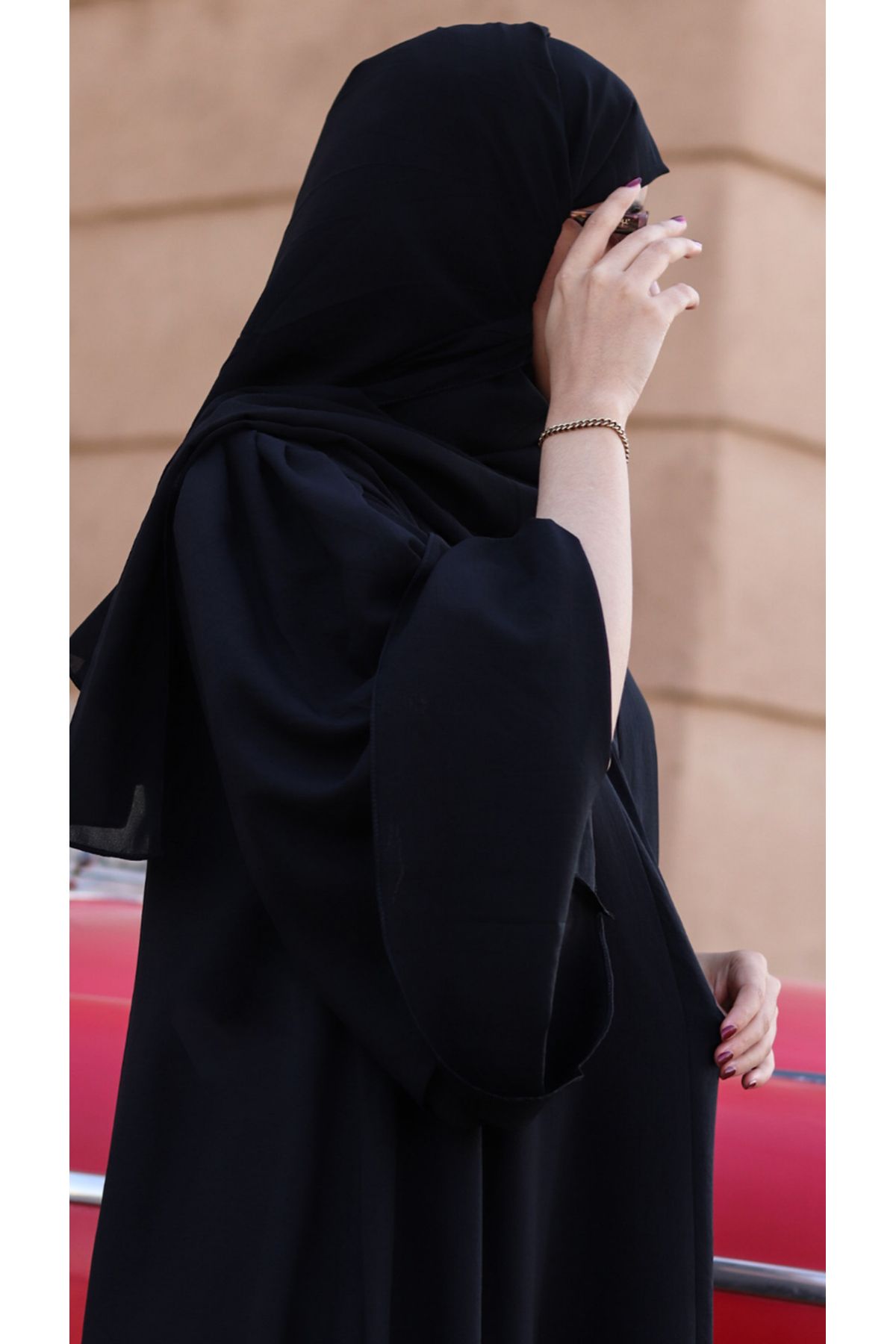 outline-Black multi-layered abaya 3