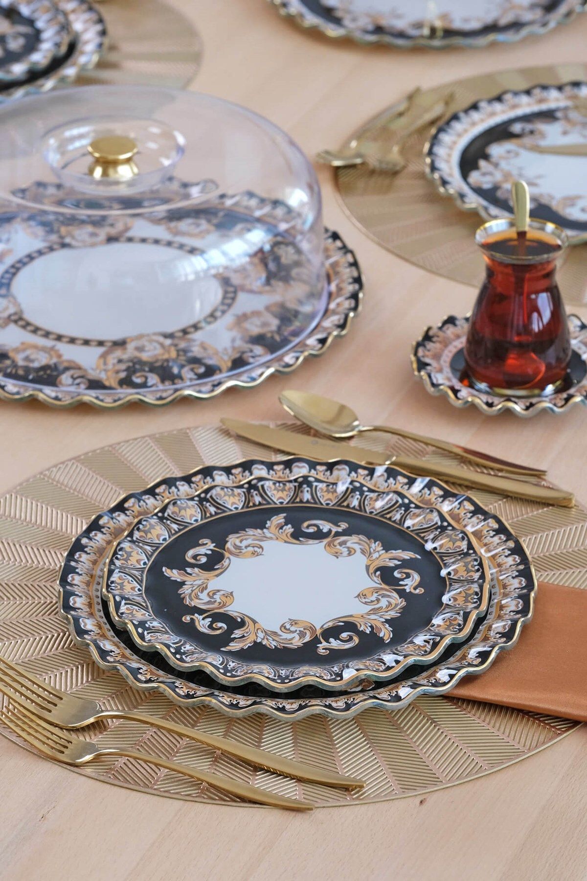 Glore-Ragusa Gold Gilded 34 Piece Cake Serving Set for 6 People 1