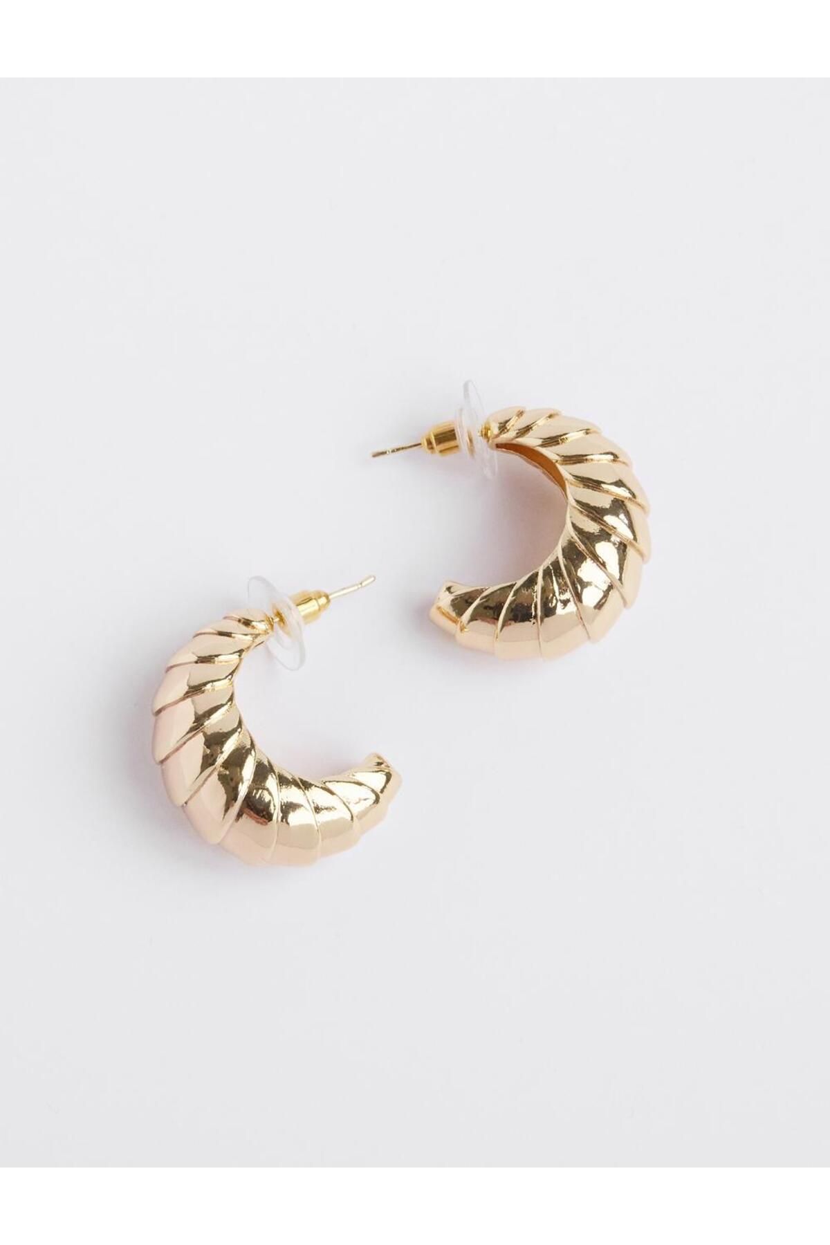 Jimmy Key-Gold Color Patterned Glossy Half Hoop Earrings 4