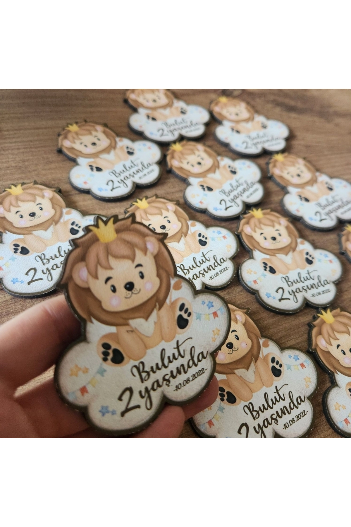 fırsatlar diyarı İsme Özel Doğum Günü 1 Yaş - 2 Yaş Magnet - Hoşgeldin Bebek Aslan Figürlü Ahşap Magnet - 25 Adet fotoğrafı 2 (önizleme)