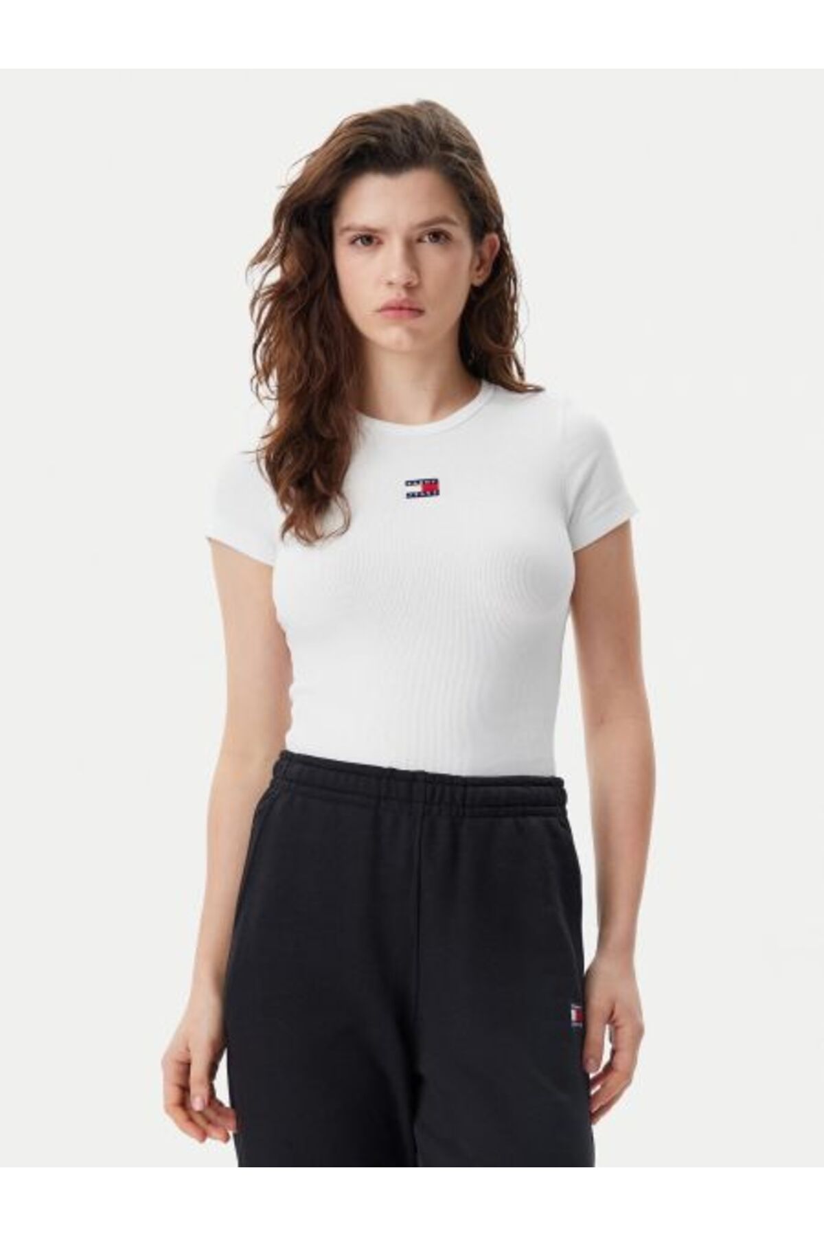 Tommy Hilfiger TJW ÚZKE REBROVANÉ TRIČKO S ODZNAKOM