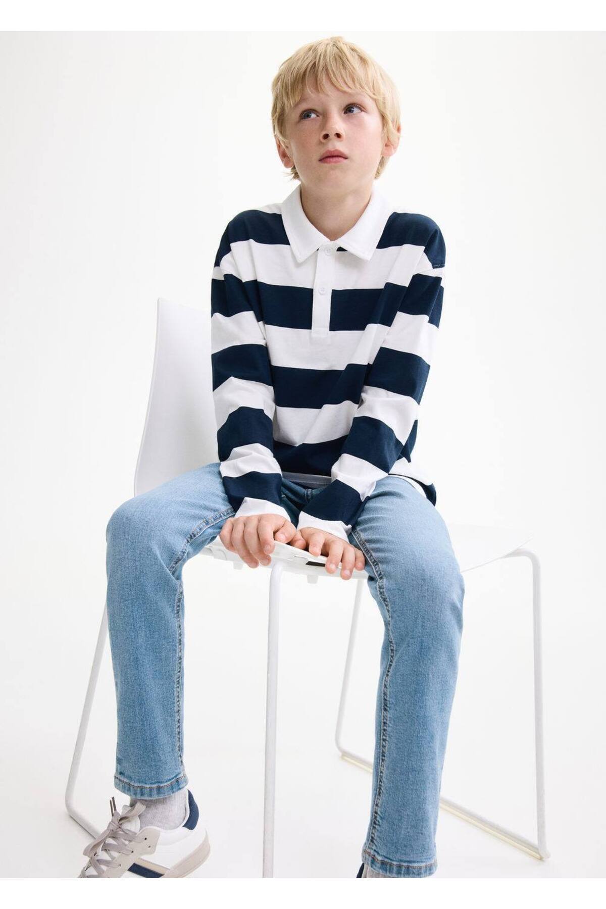 شلوار جین اسلیم فیت  شلوار جین اسلیم فیت