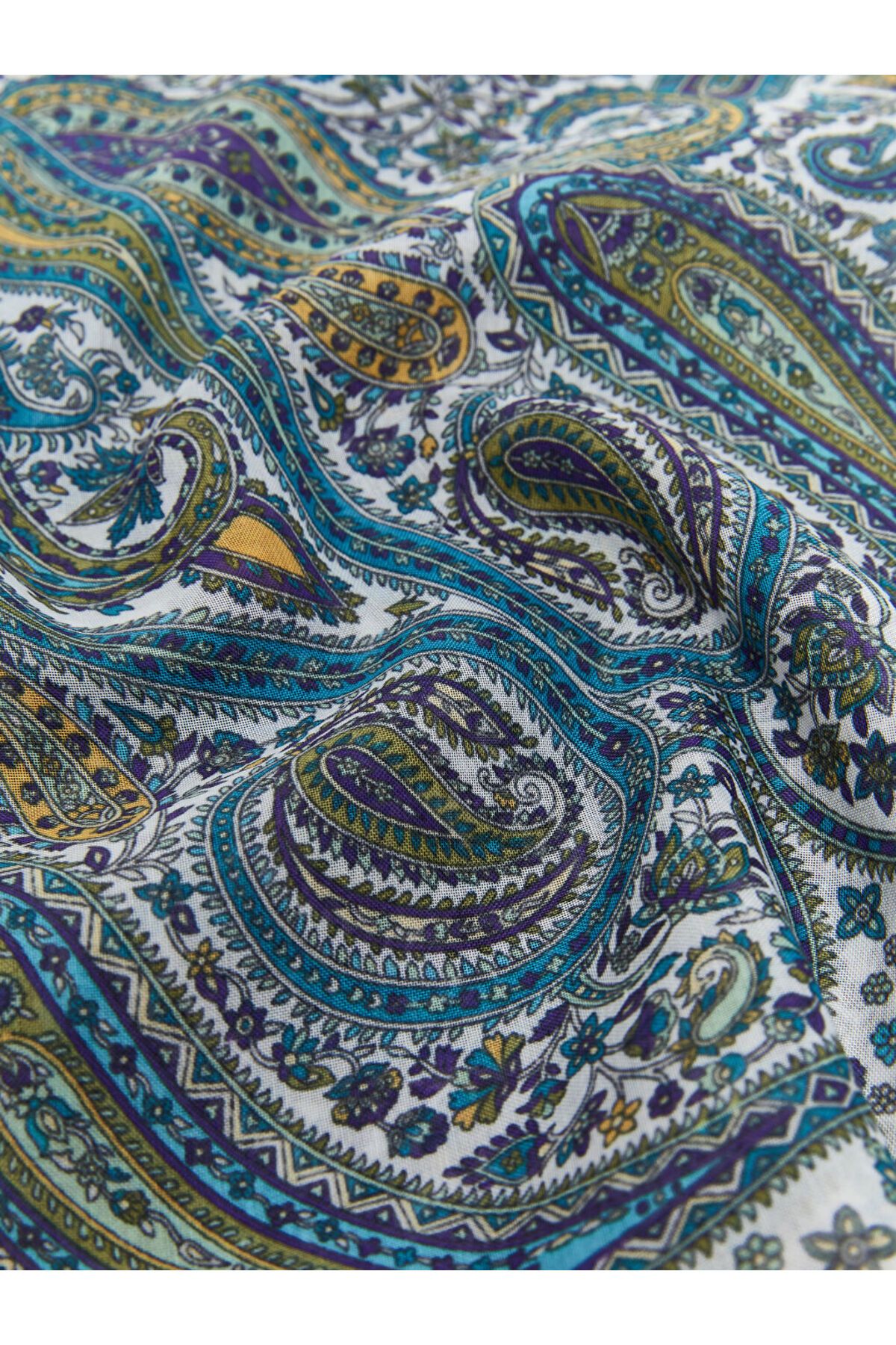 LC Waikiki-Sparkling Selections from Shining Store |   Green Patterned Women's Shawl 3