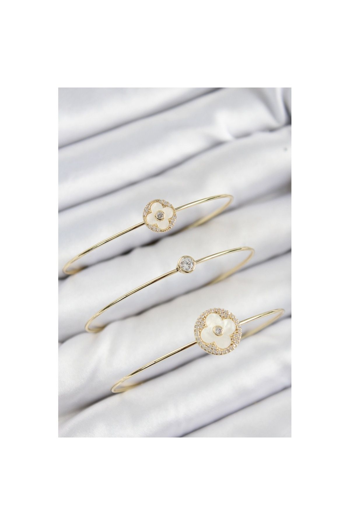 Skygo-Brass Zircon Stone Clover Model Gold Color Vip 3-Piece Women's Bracelet - Tj-Bb7336 2