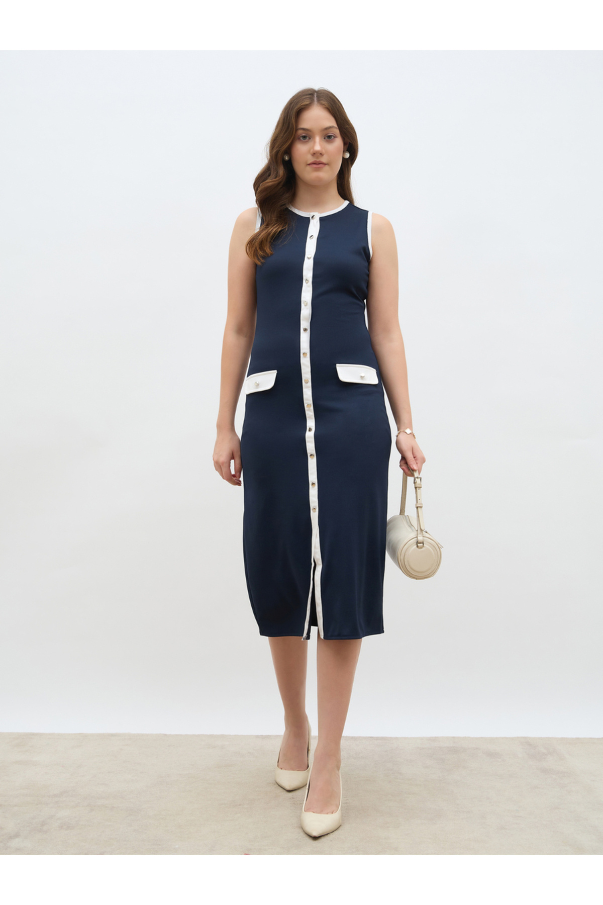 Styli Women Navy Blue Contrast Trim Sleeveless Sheath Midi Dress with Button ...