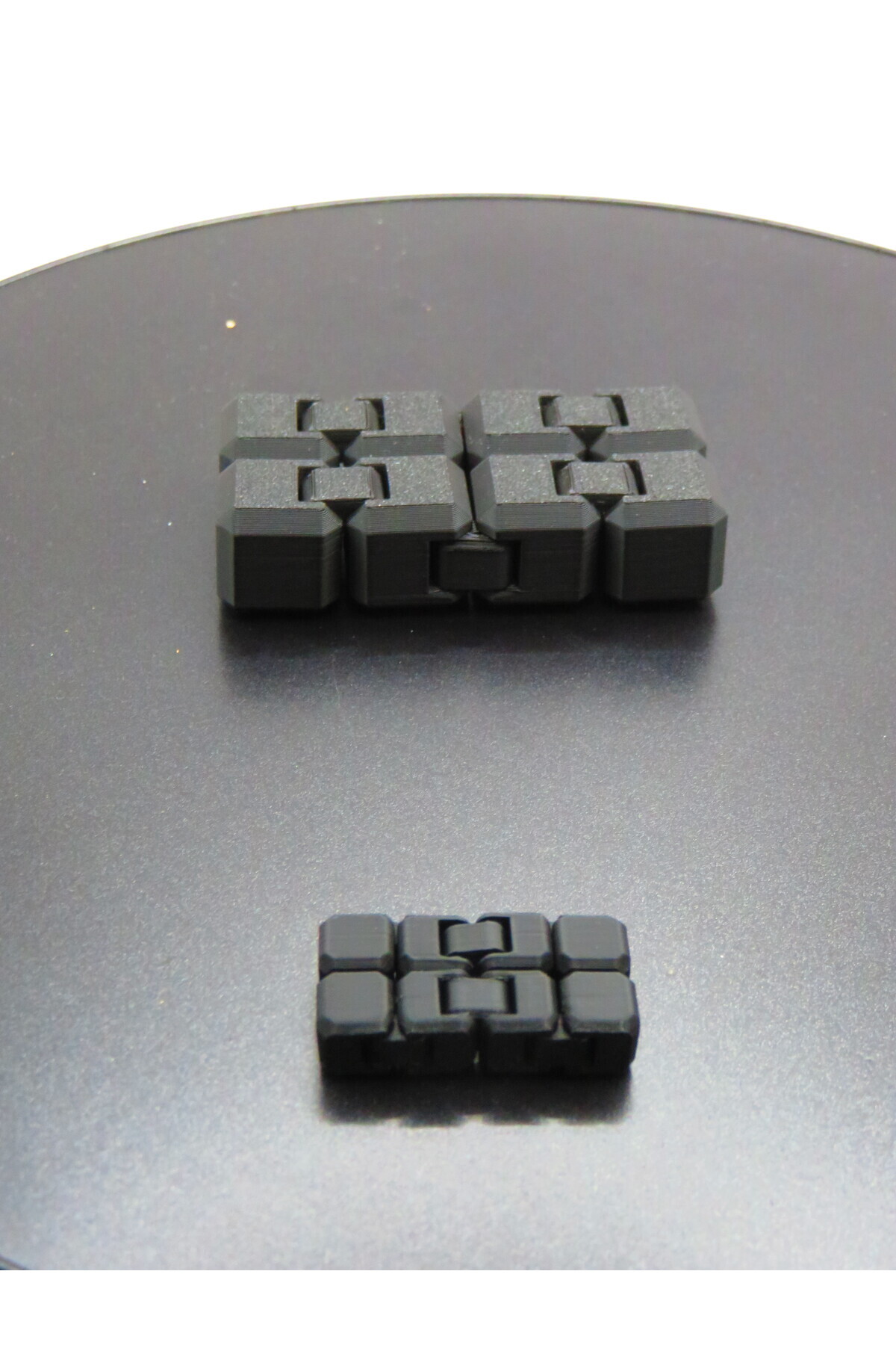 مکعب بینهایت مینیاتوری (۴×۲×۱ سانتیمتر) – اسباببازی دستی بیصدا و قابل حمل، مکعب فیدجت