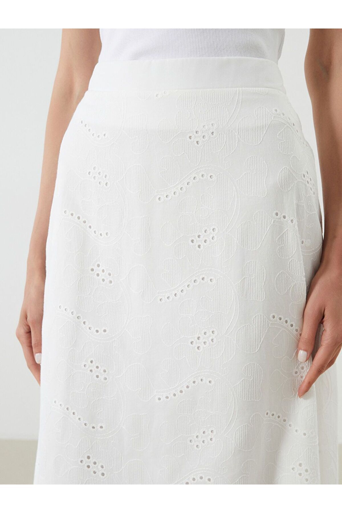 LC Waikiki-Lcwaikiki Classic A-Line Skirt with Elastic Waist and Openwork 3
