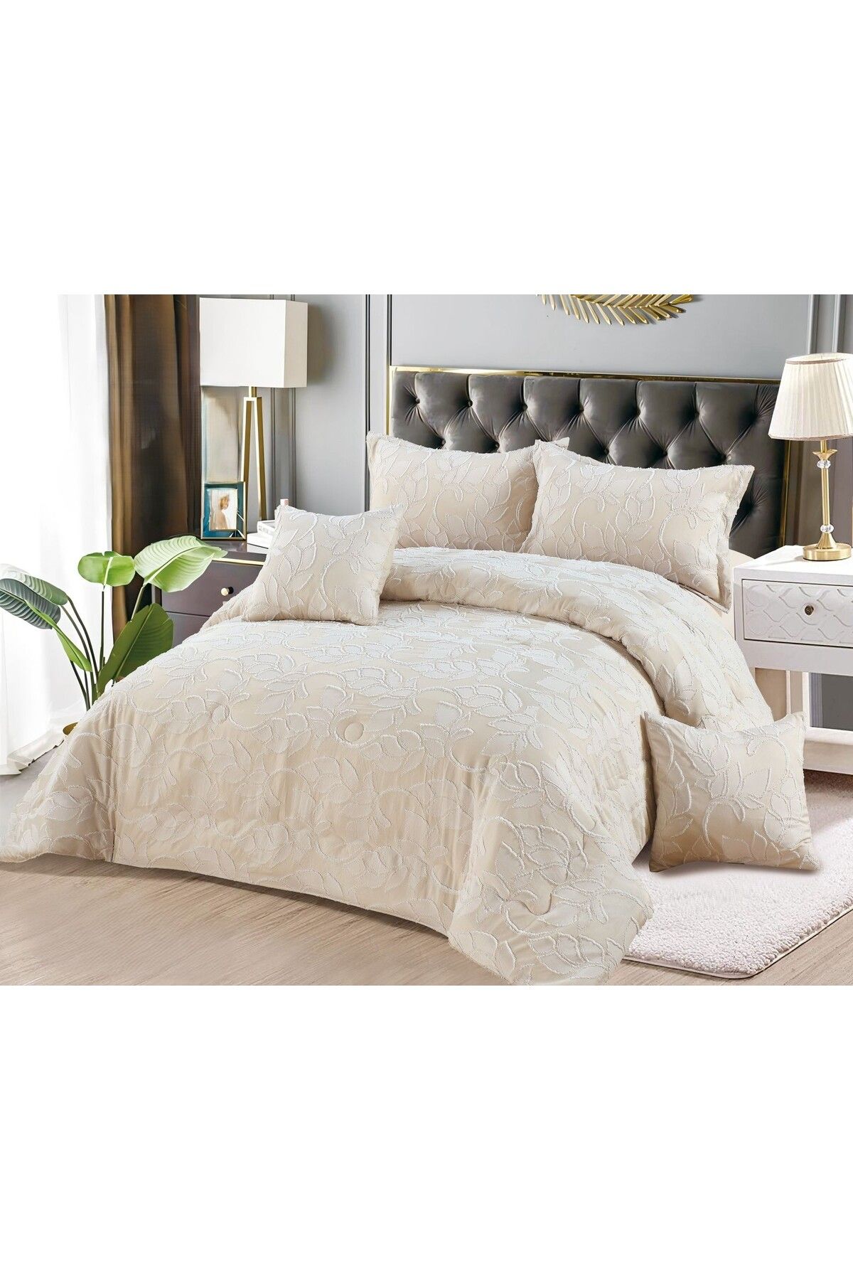 Moon-Luxury 6-piece royal double bed sheet with a pattern to add beauty and elegance to your room. Quilt size 250x230 cm. 1