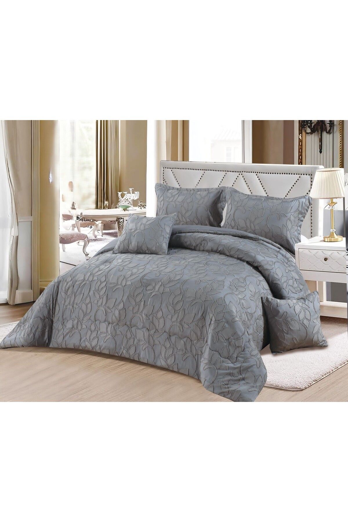 Moon-Luxury 6-piece royal double bed sheet with a pattern to add beauty and elegance to your room. Quilt size 250x230 cm. 1