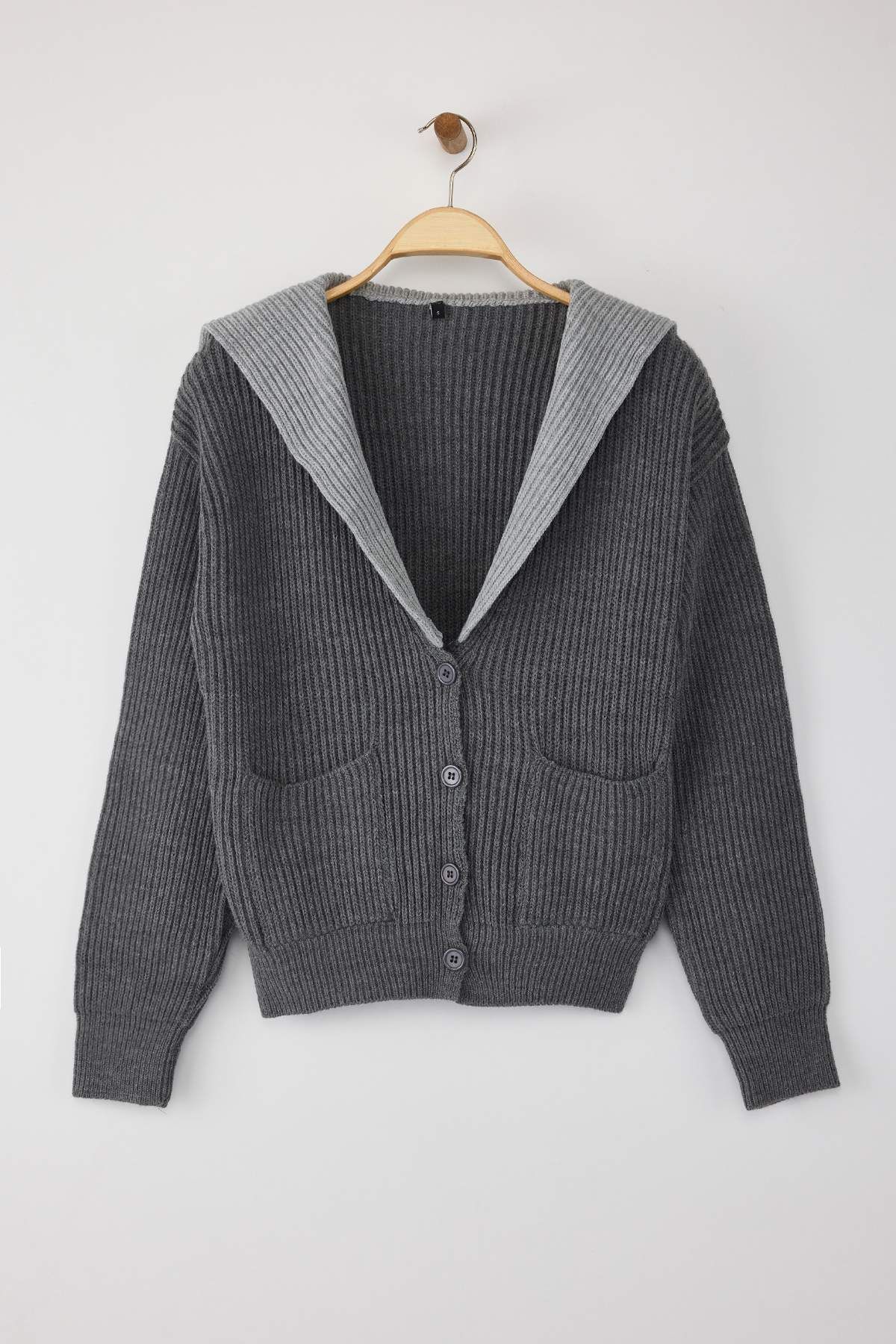 Trendyol Collection-Anthracite Color Block Turn-Down Collar Detail Soft Texture Knitwear Cardigan Twoaw26Hi00059 5