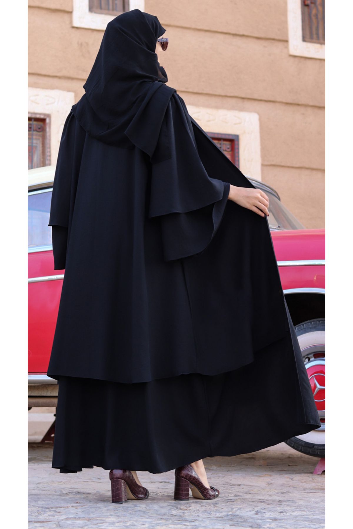 outline-Black multi-layered abaya 2